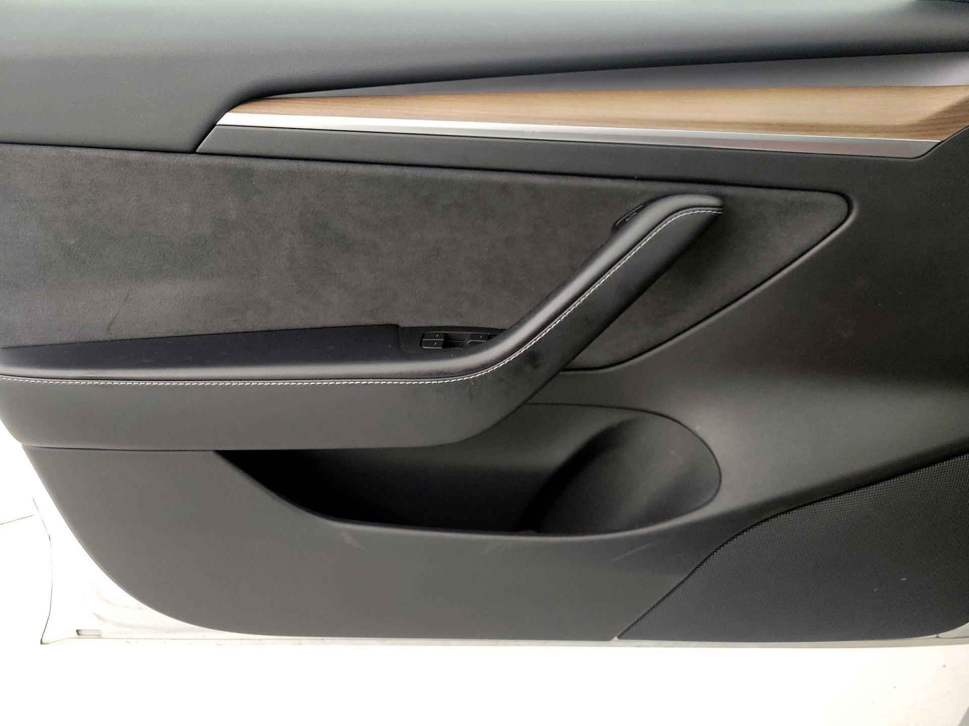 Thumbnail: 2021 Tesla Model 3 - 12