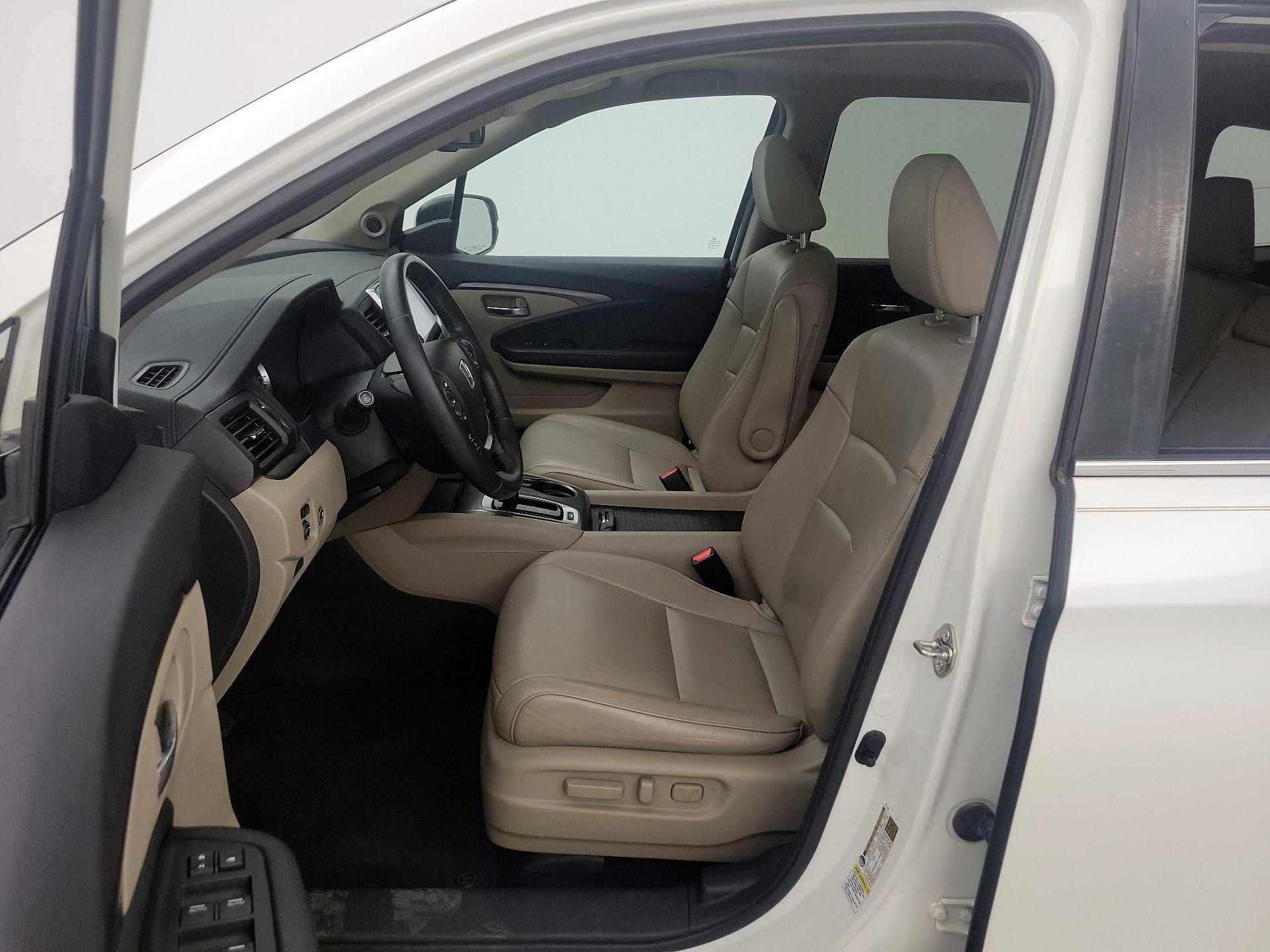 Thumbnail: 2016 Honda Pilot - 11