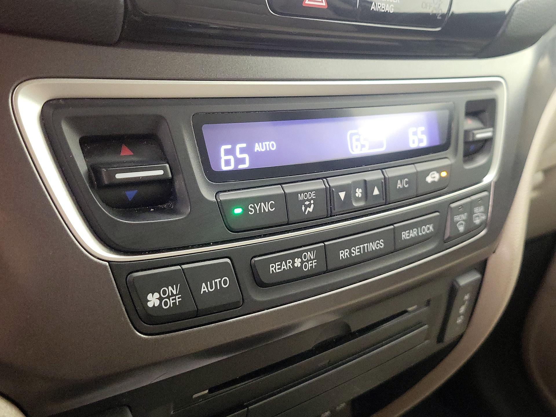 Thumbnail: 2016 Honda Pilot - 17