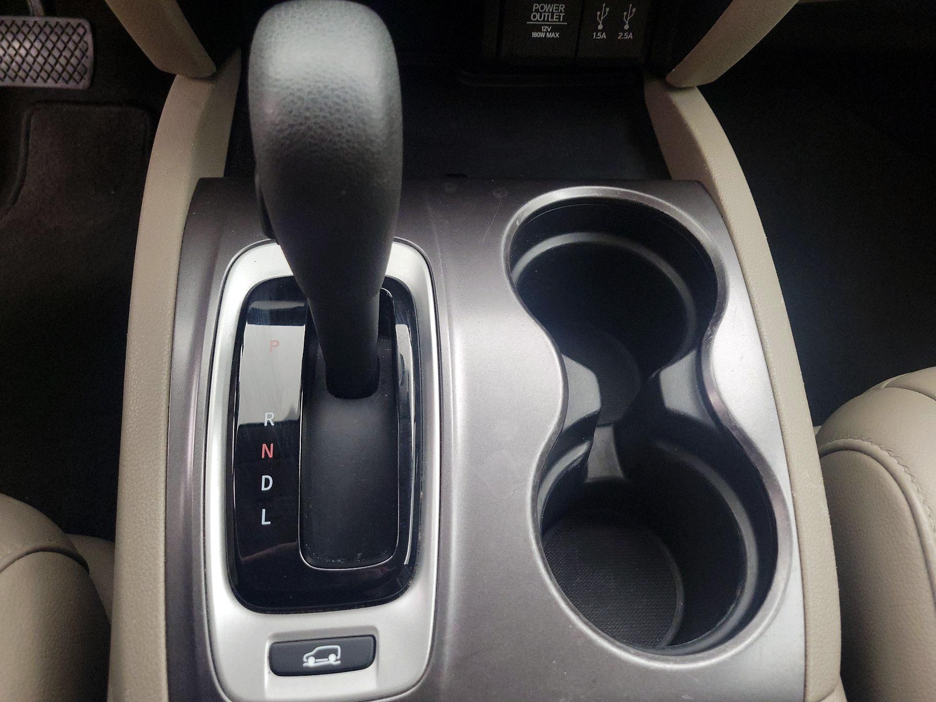 Thumbnail: 2016 Honda Pilot - 18