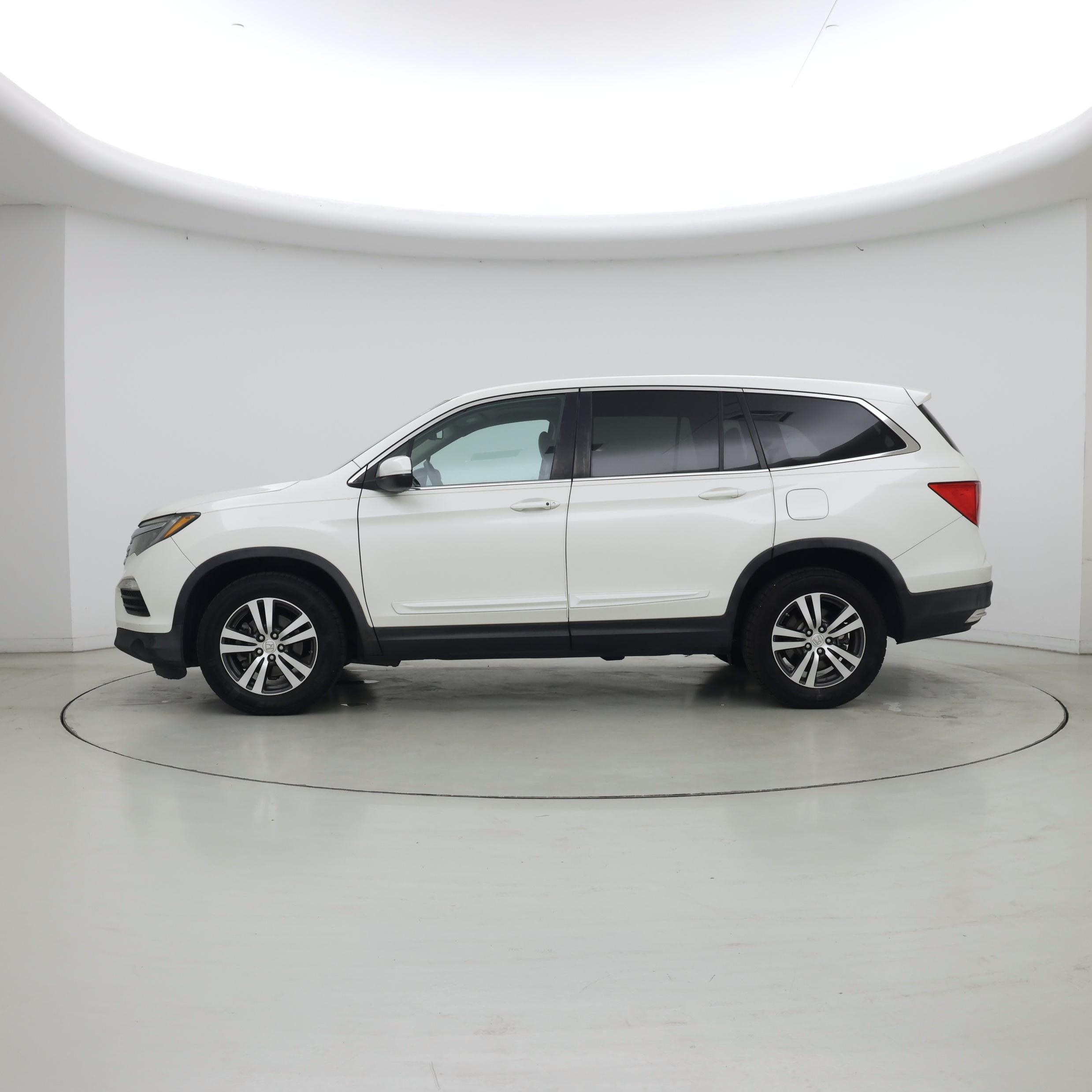 Thumbnail: 2016 Honda Pilot - 3