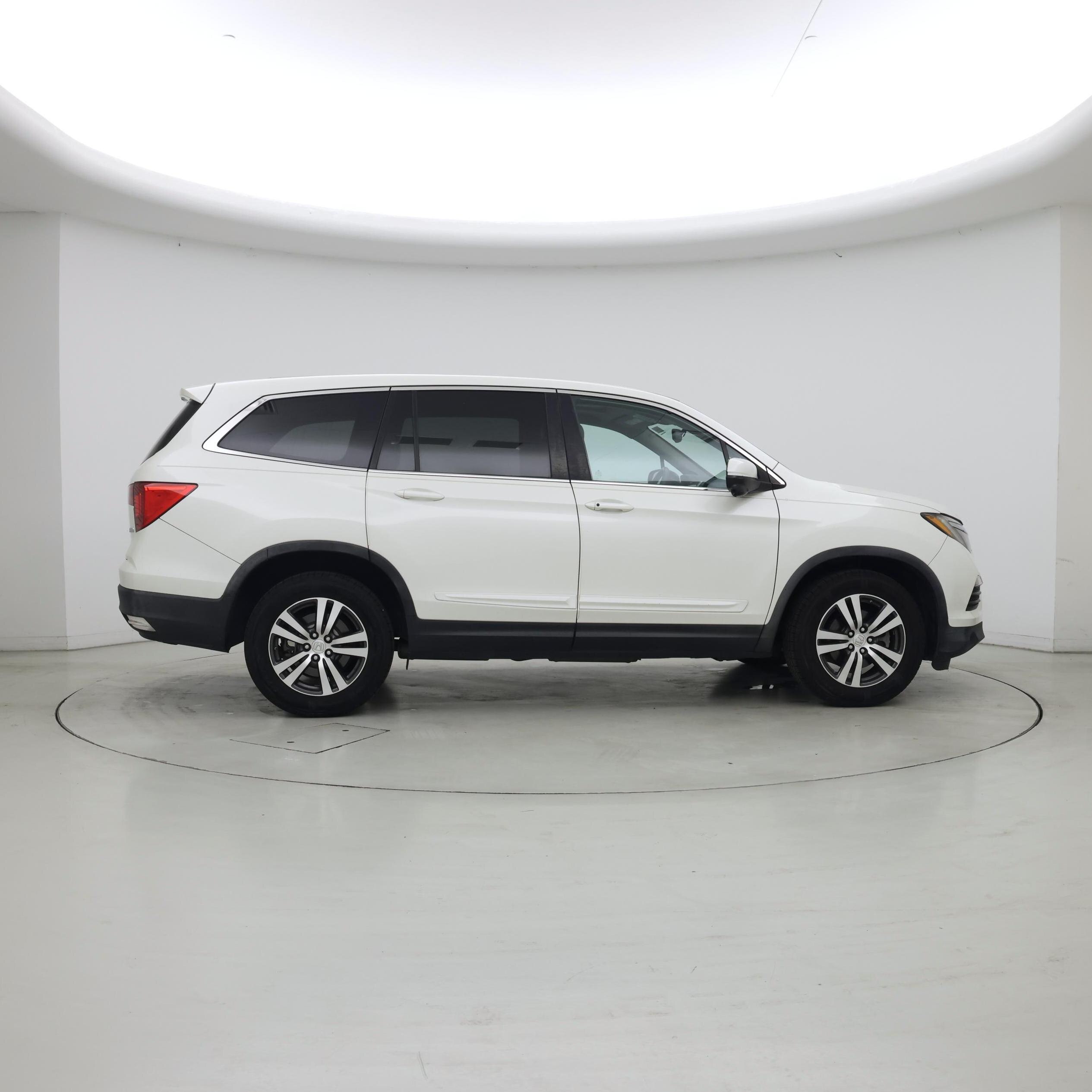 Thumbnail: 2016 Honda Pilot - 7