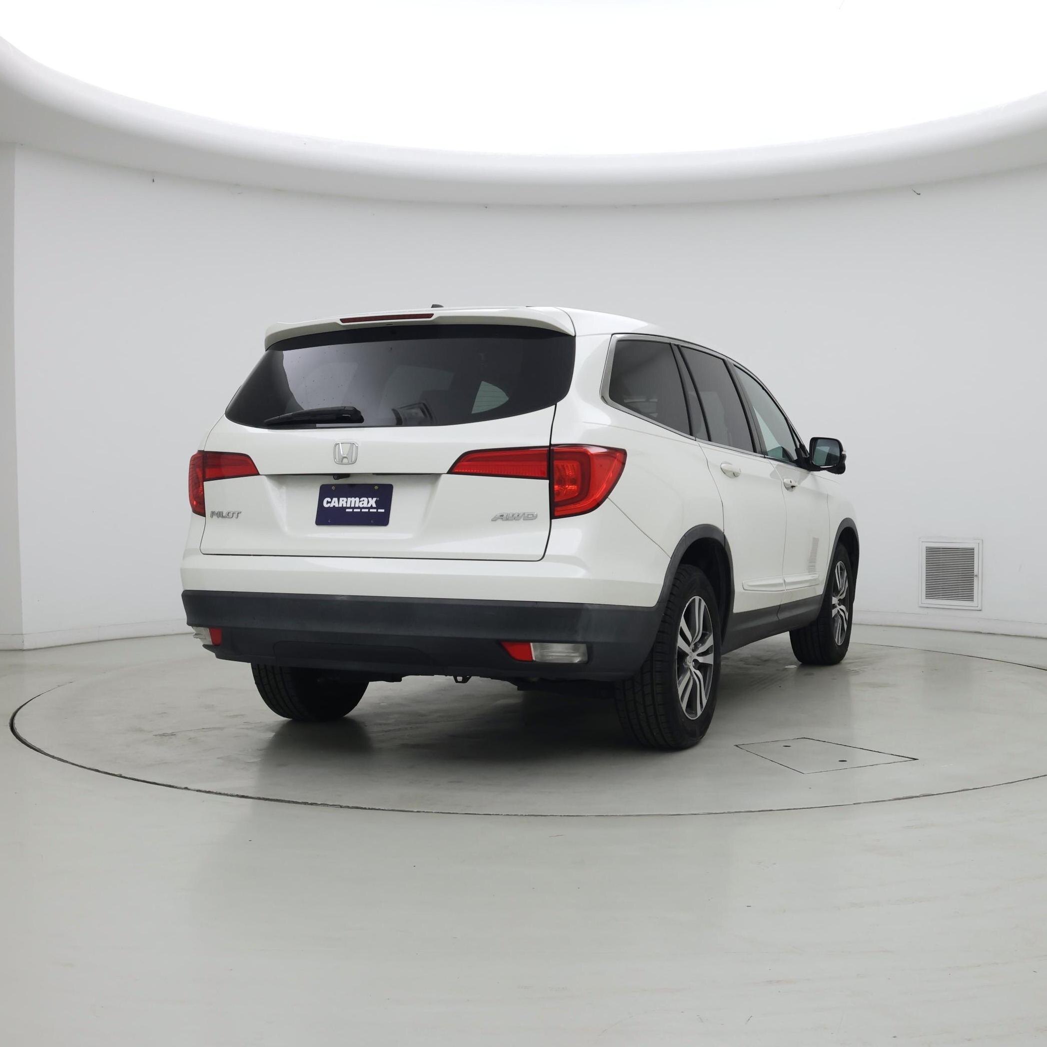 Thumbnail: 2016 Honda Pilot - 8