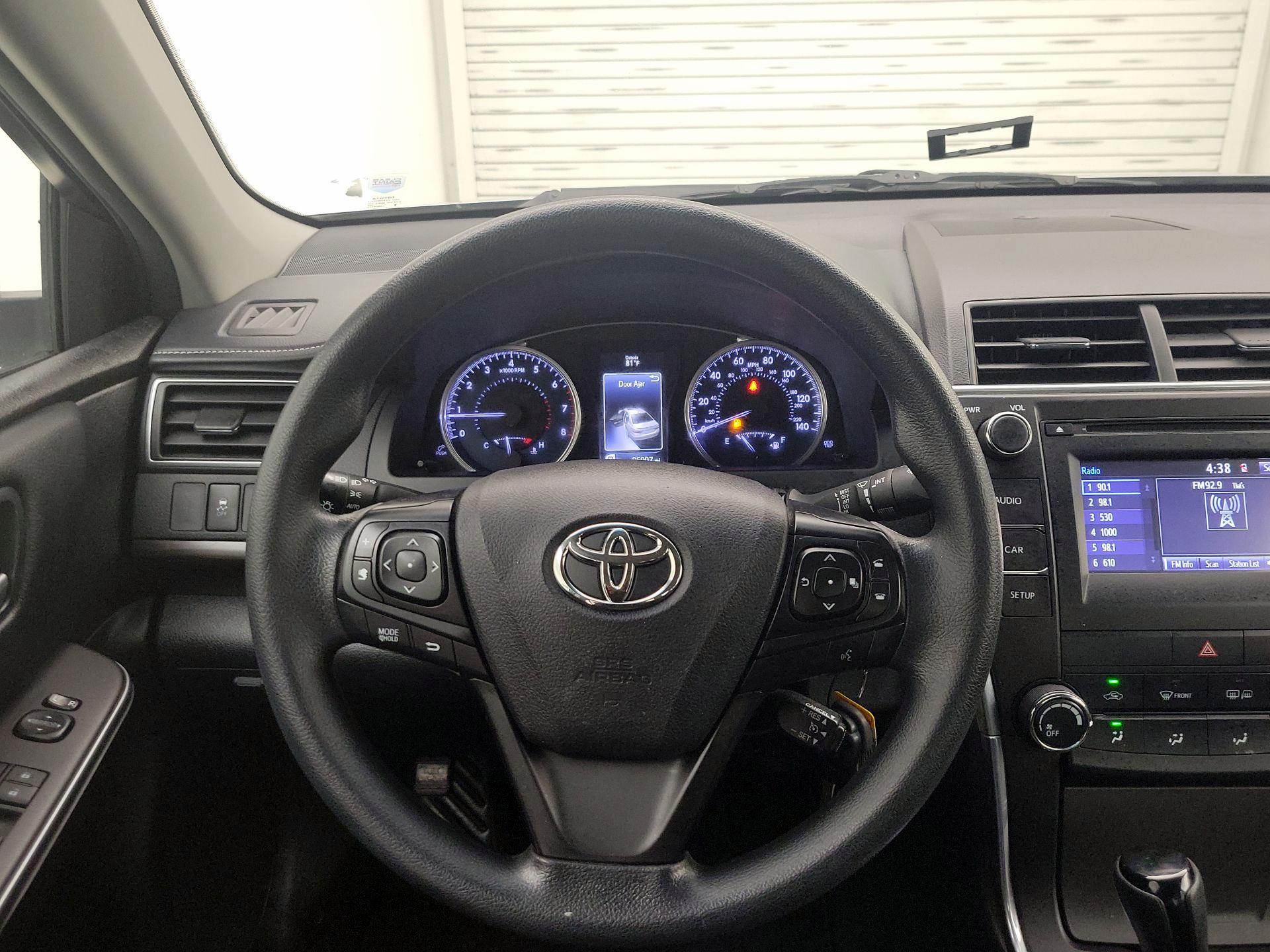 Thumbnail: 2016 Toyota Camry - 10