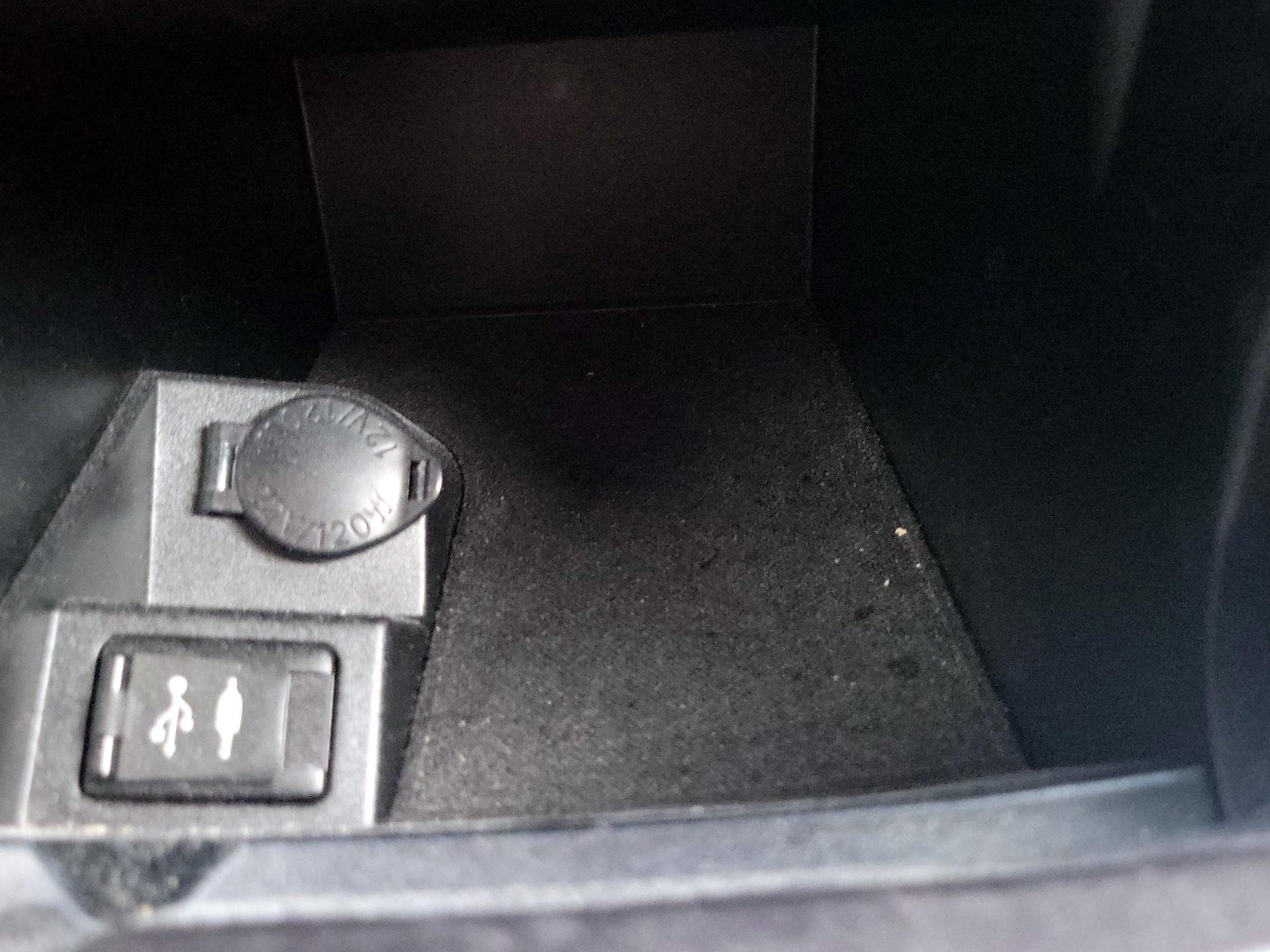 Thumbnail: 2016 Toyota Camry - 18