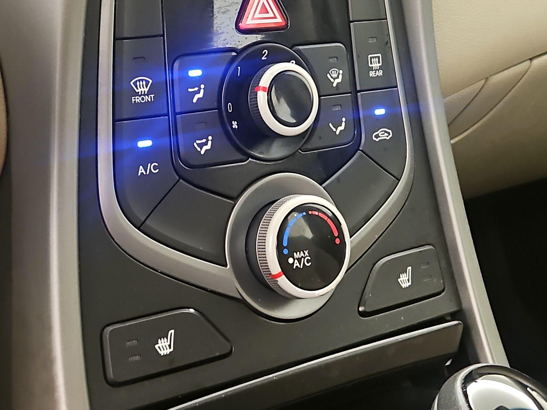 Thumbnail: 2014 Hyundai Elantra - 16