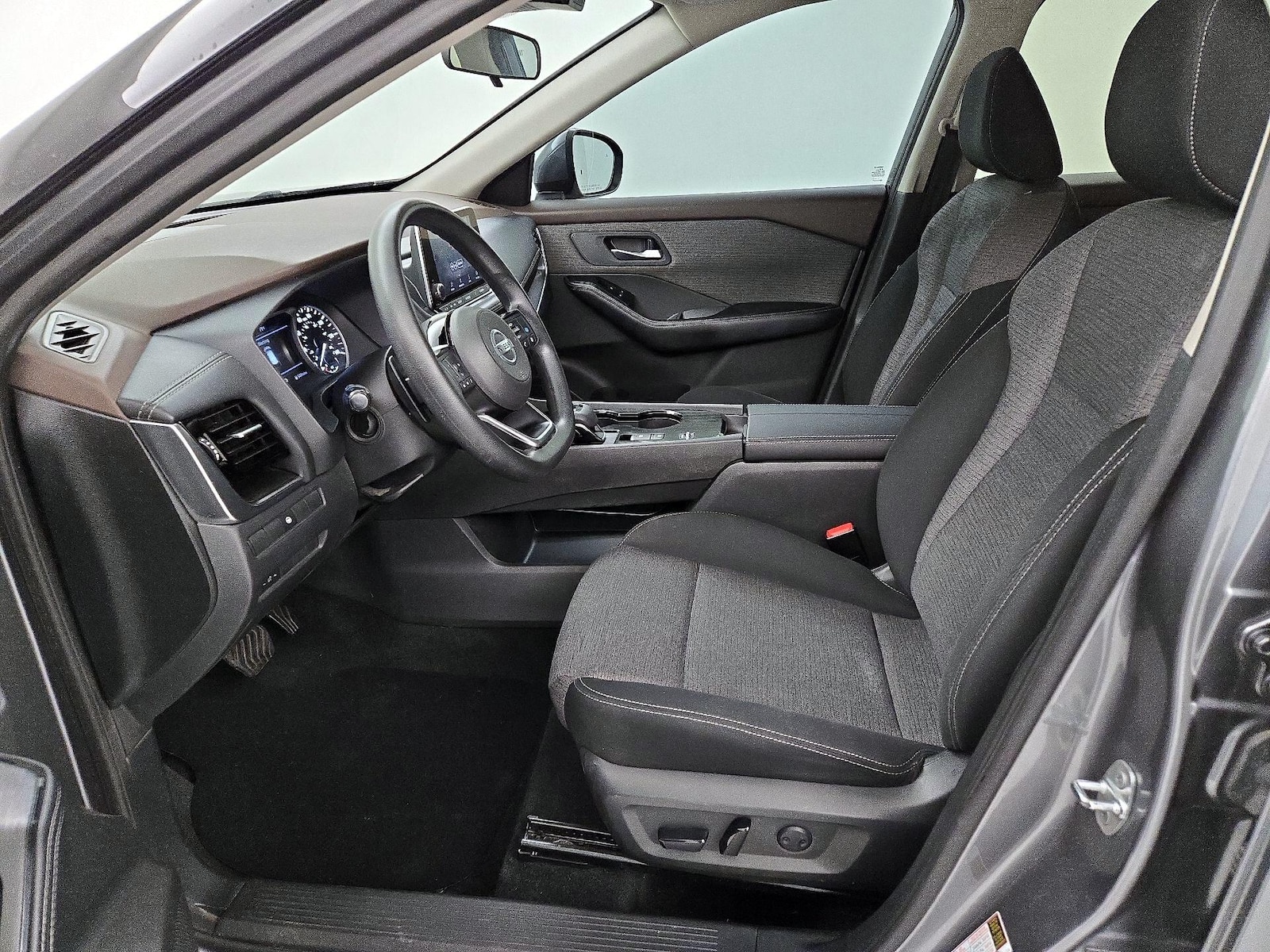 2021 Nissan Rogue SV - Photo 12