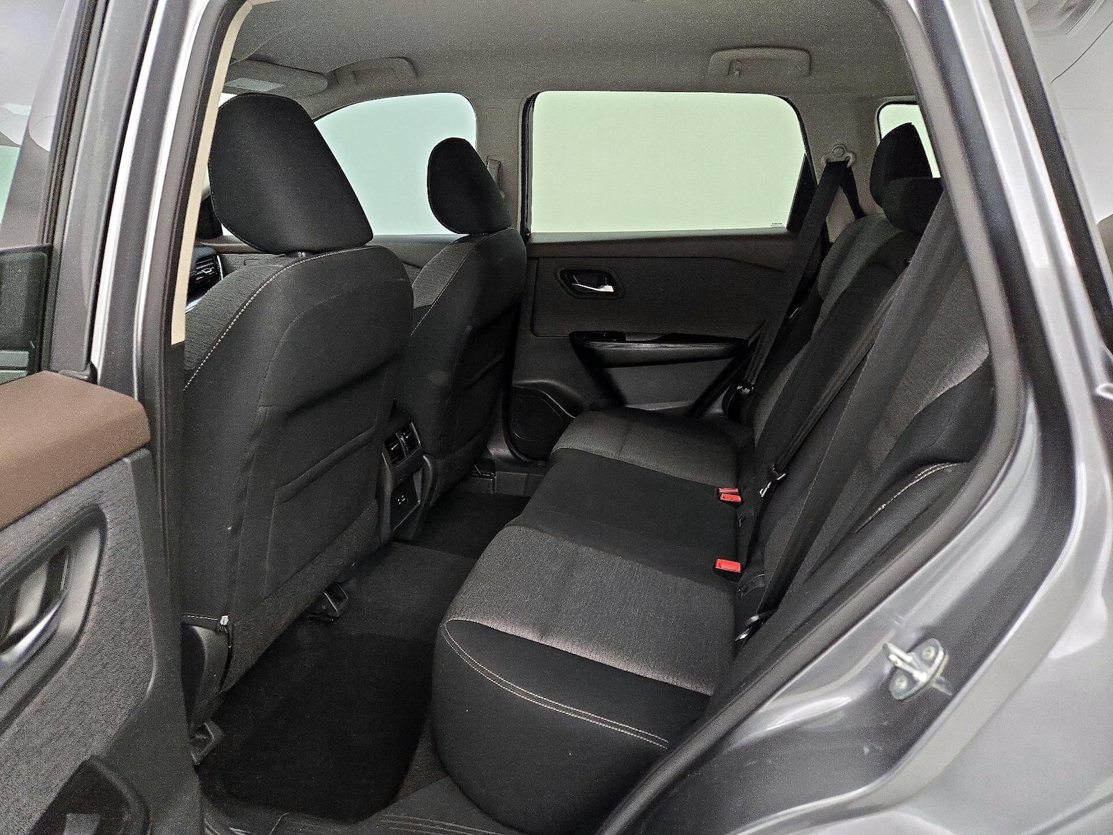 2021 Nissan Rogue SV - Photo 20