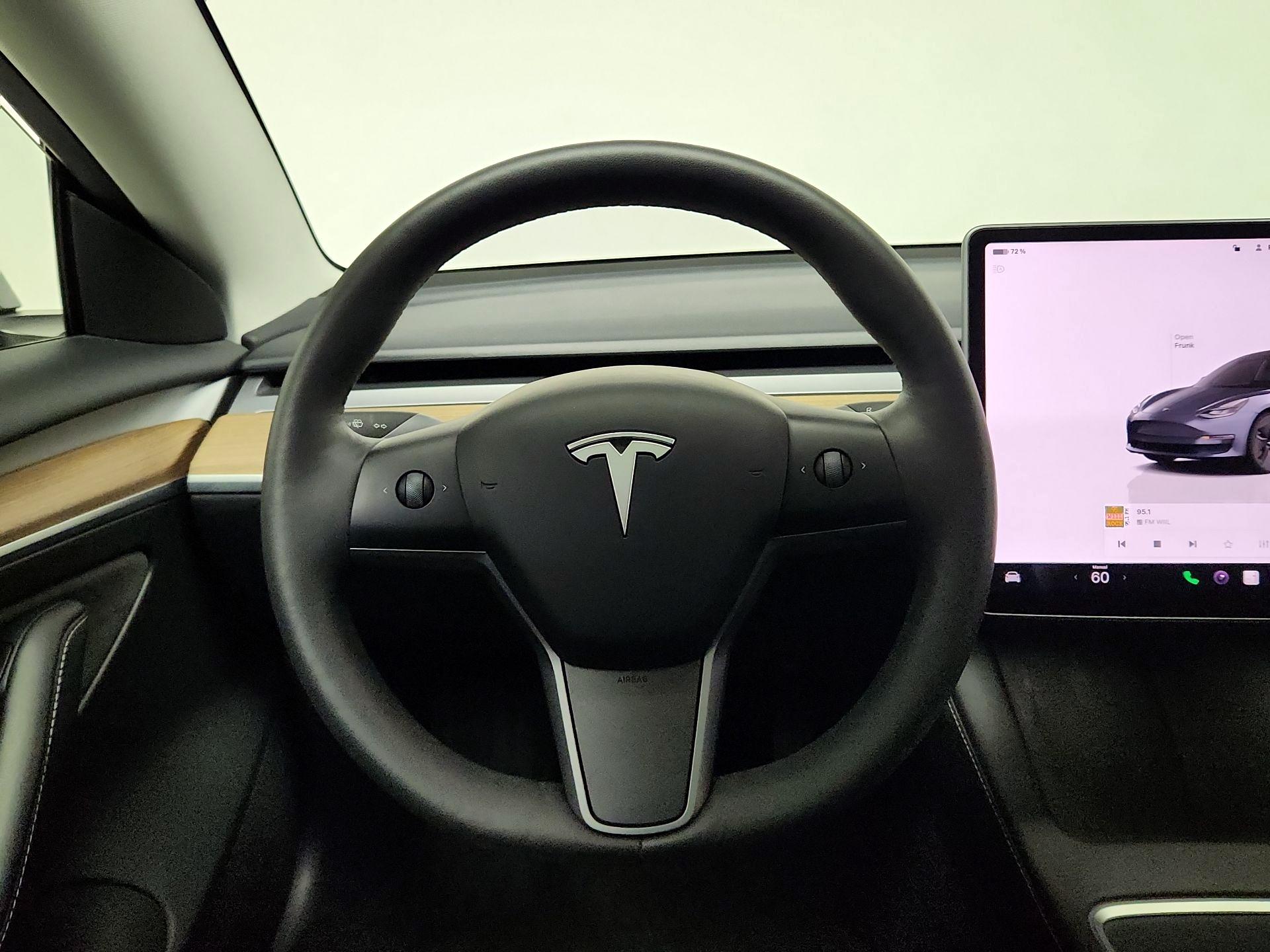 Thumbnail: 2023 Tesla Model 3 - 10