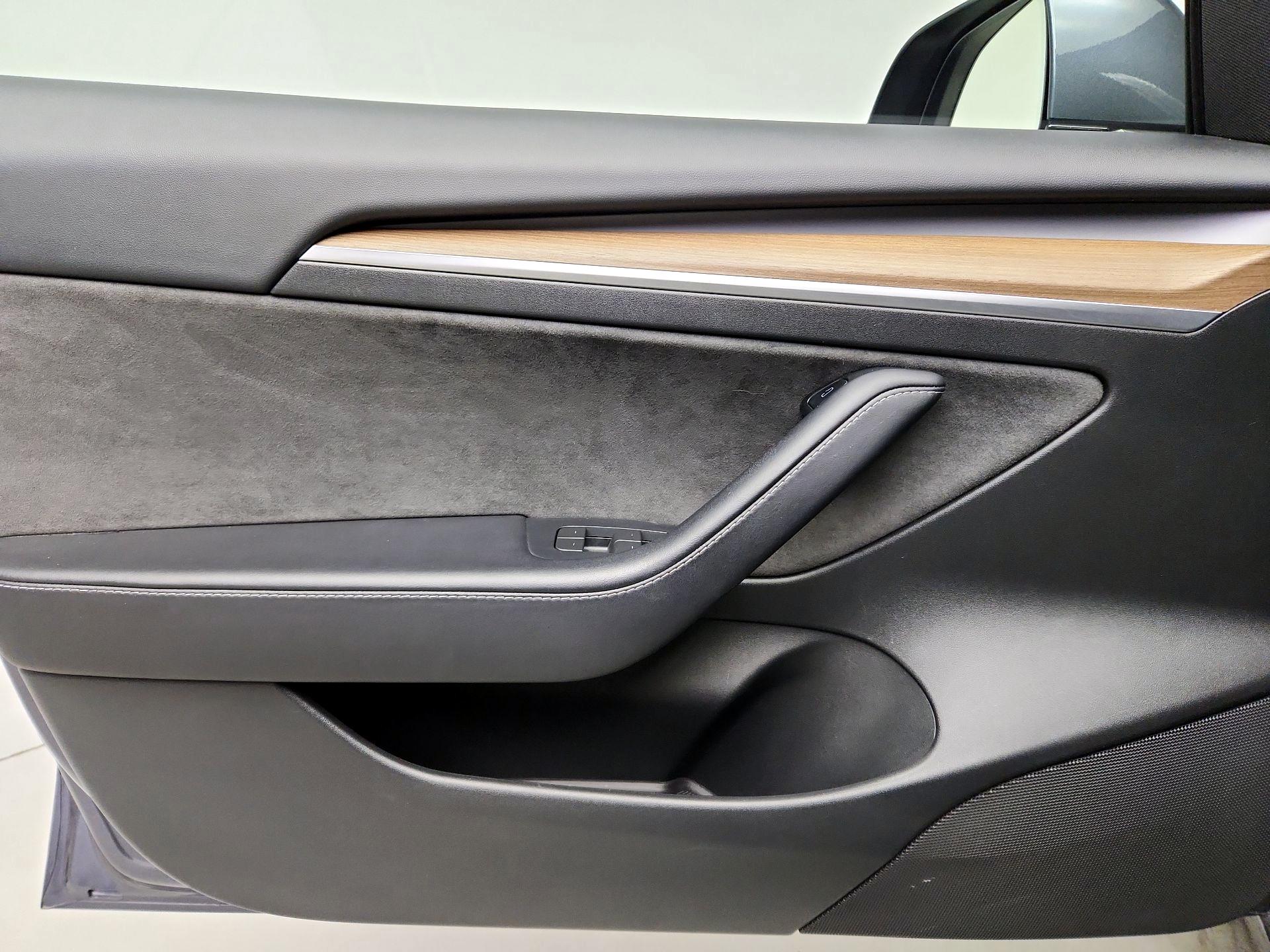 Thumbnail: 2023 Tesla Model 3 - 12
