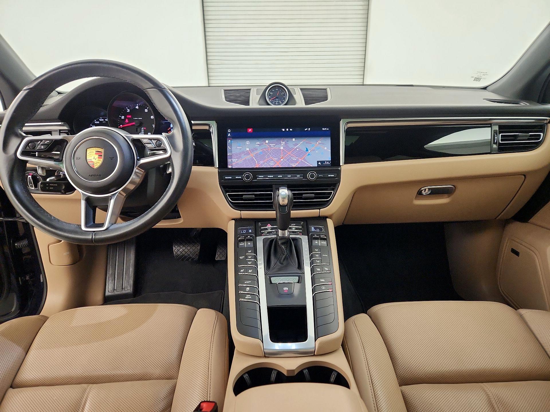 Thumbnail: 2020 Porsche Macan - 11