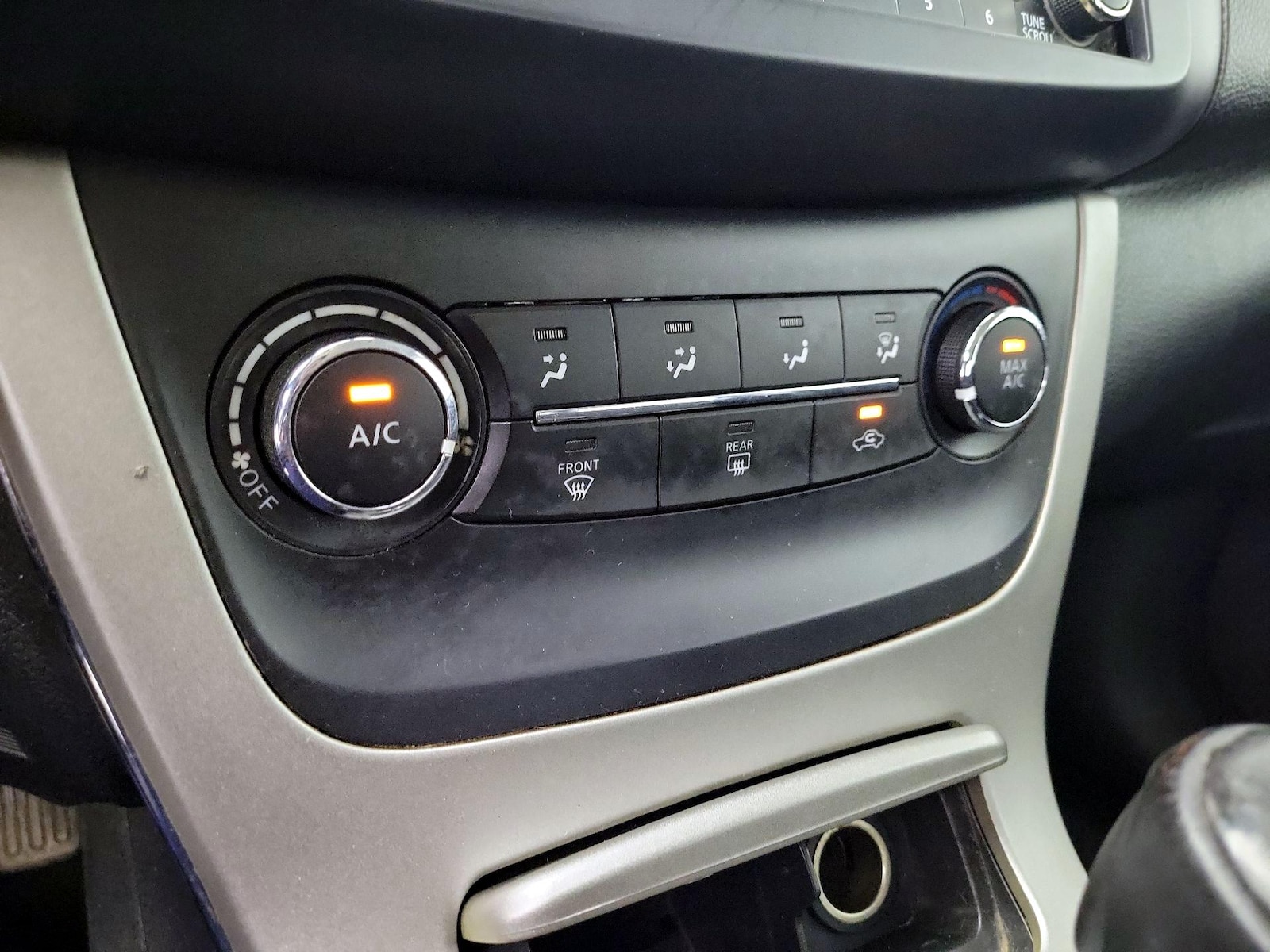 2015 Nissan Sentra SV - Photo 17