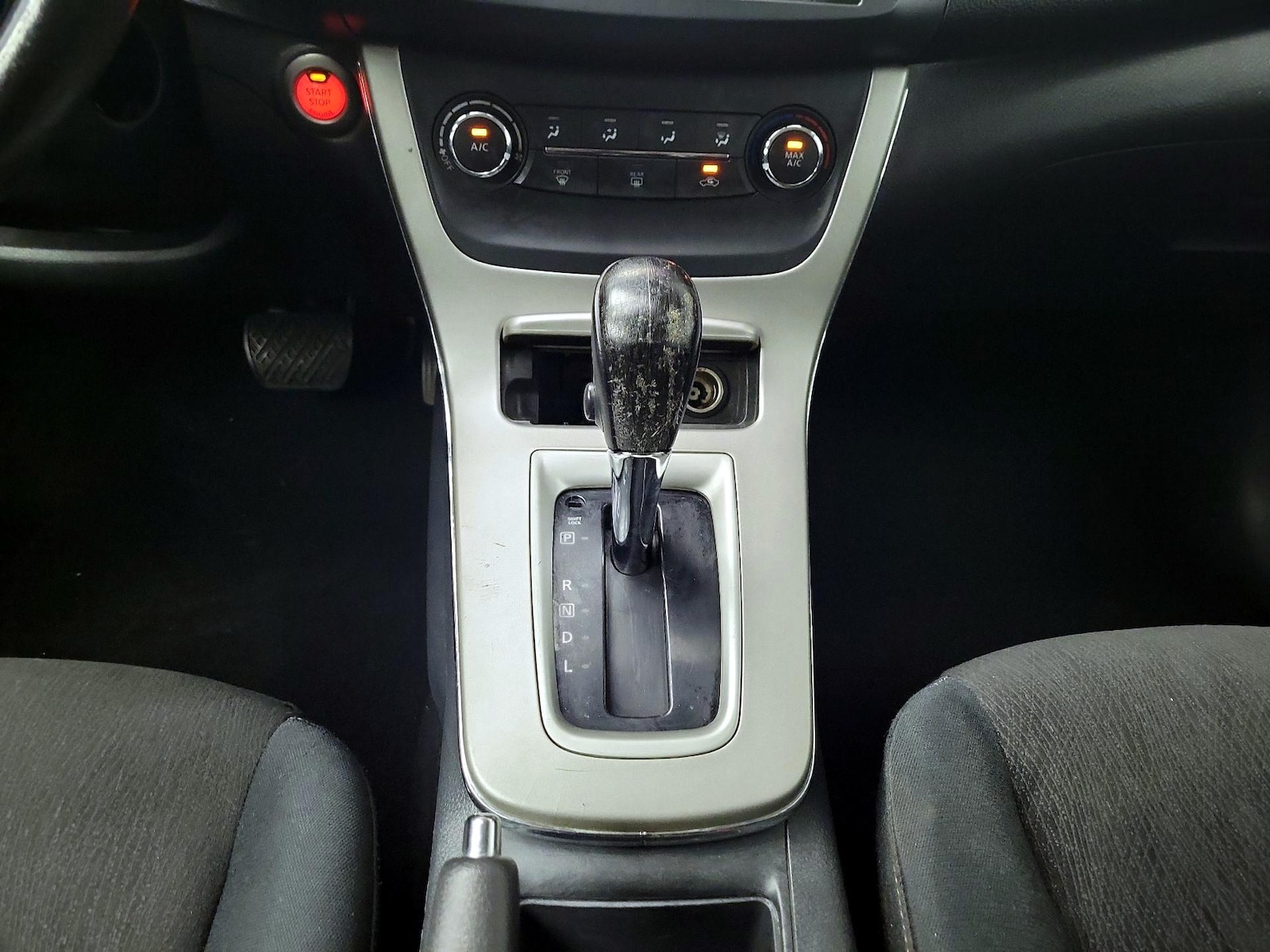 2015 Nissan Sentra SV - Photo 18
