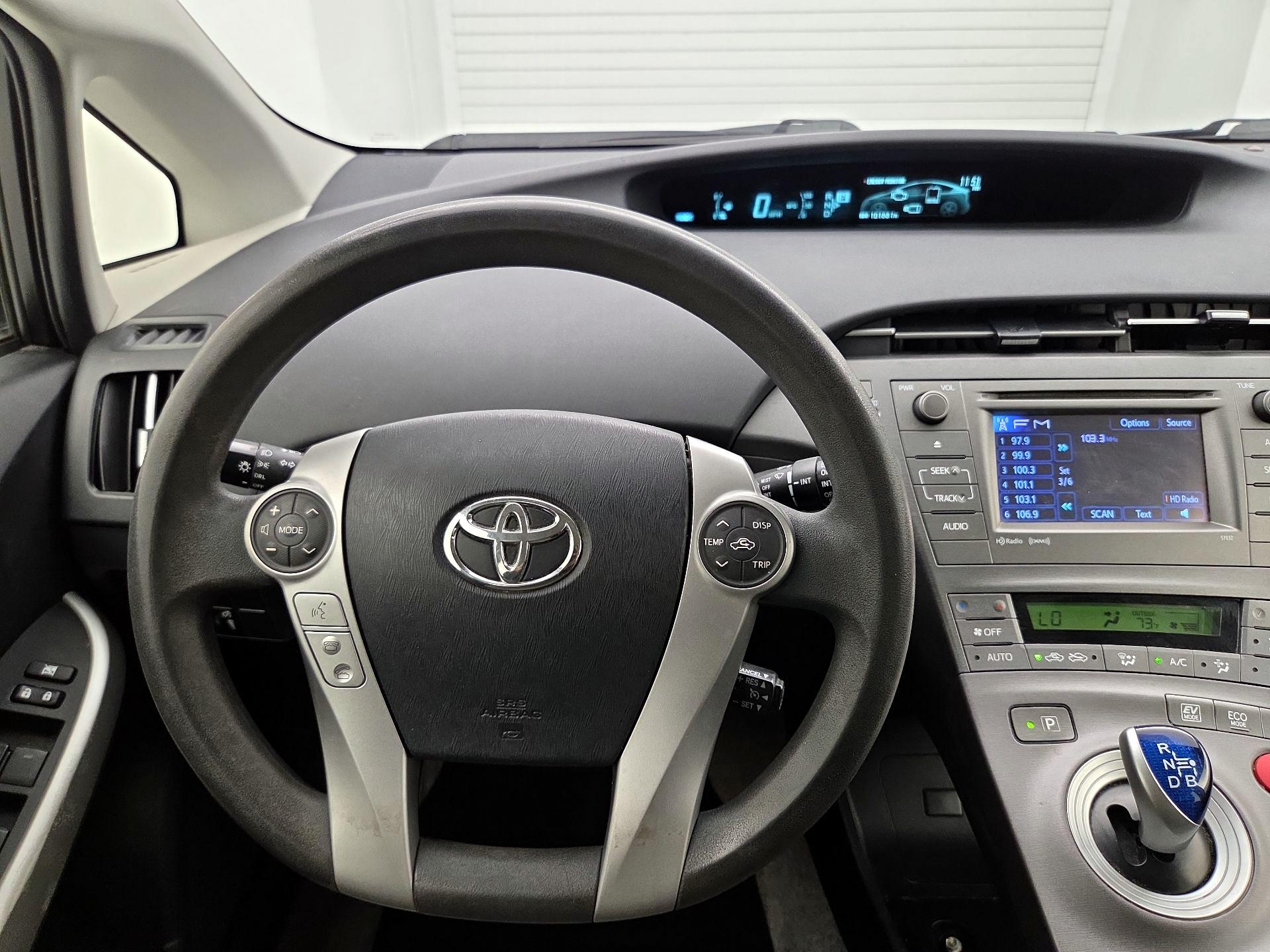 Thumbnail: 2014 Toyota Prius - 10