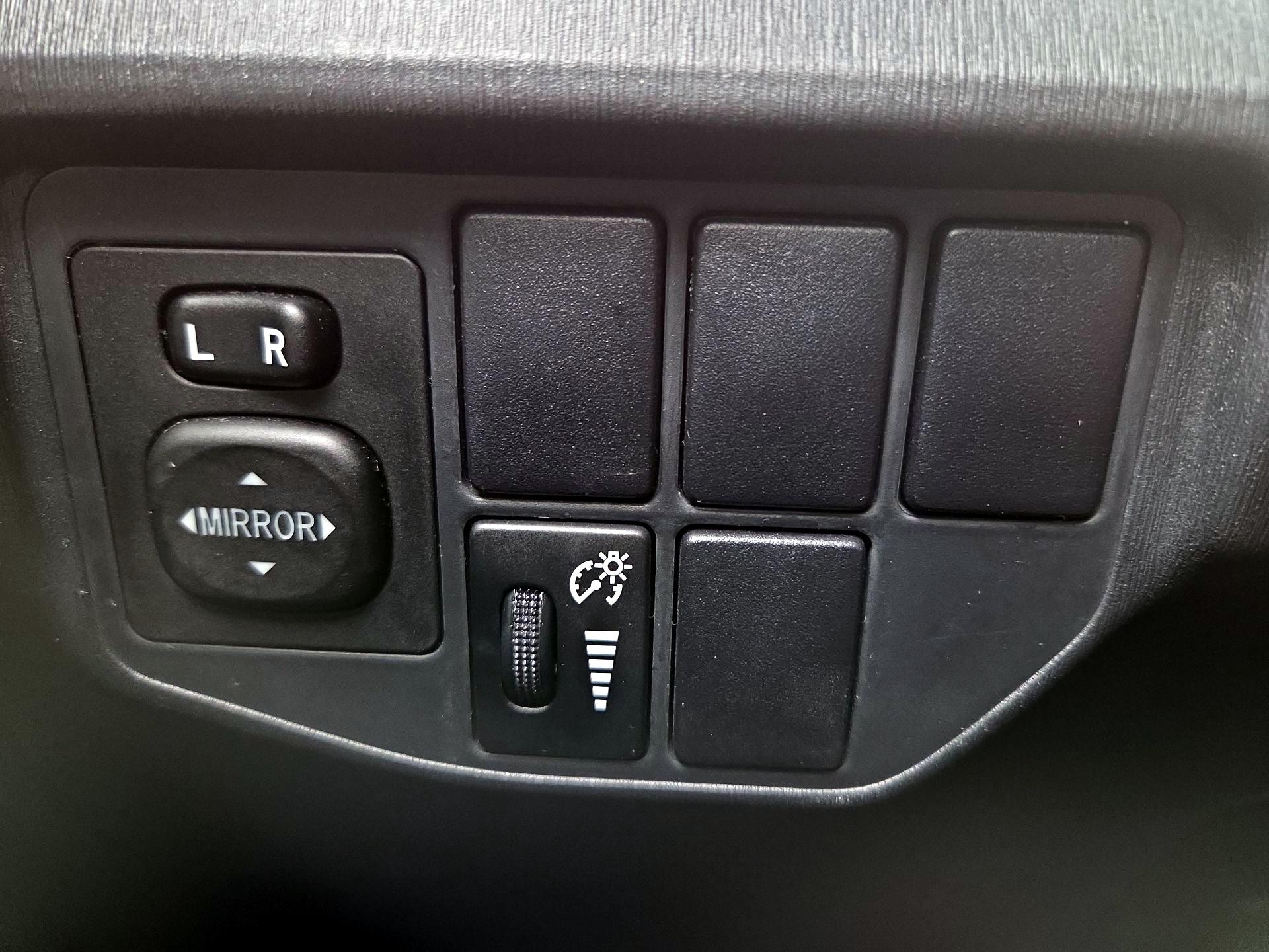 Thumbnail: 2014 Toyota Prius - 13