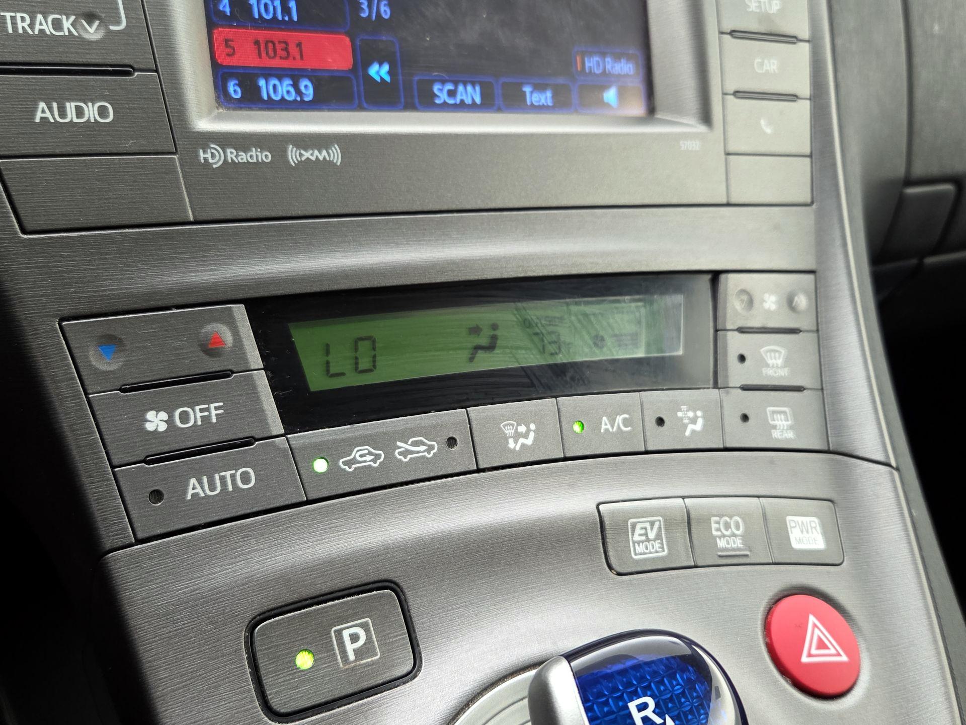 Thumbnail: 2014 Toyota Prius - 16
