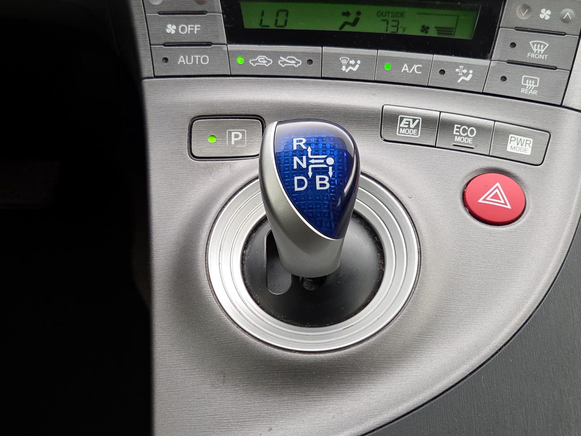 Thumbnail: 2014 Toyota Prius - 17