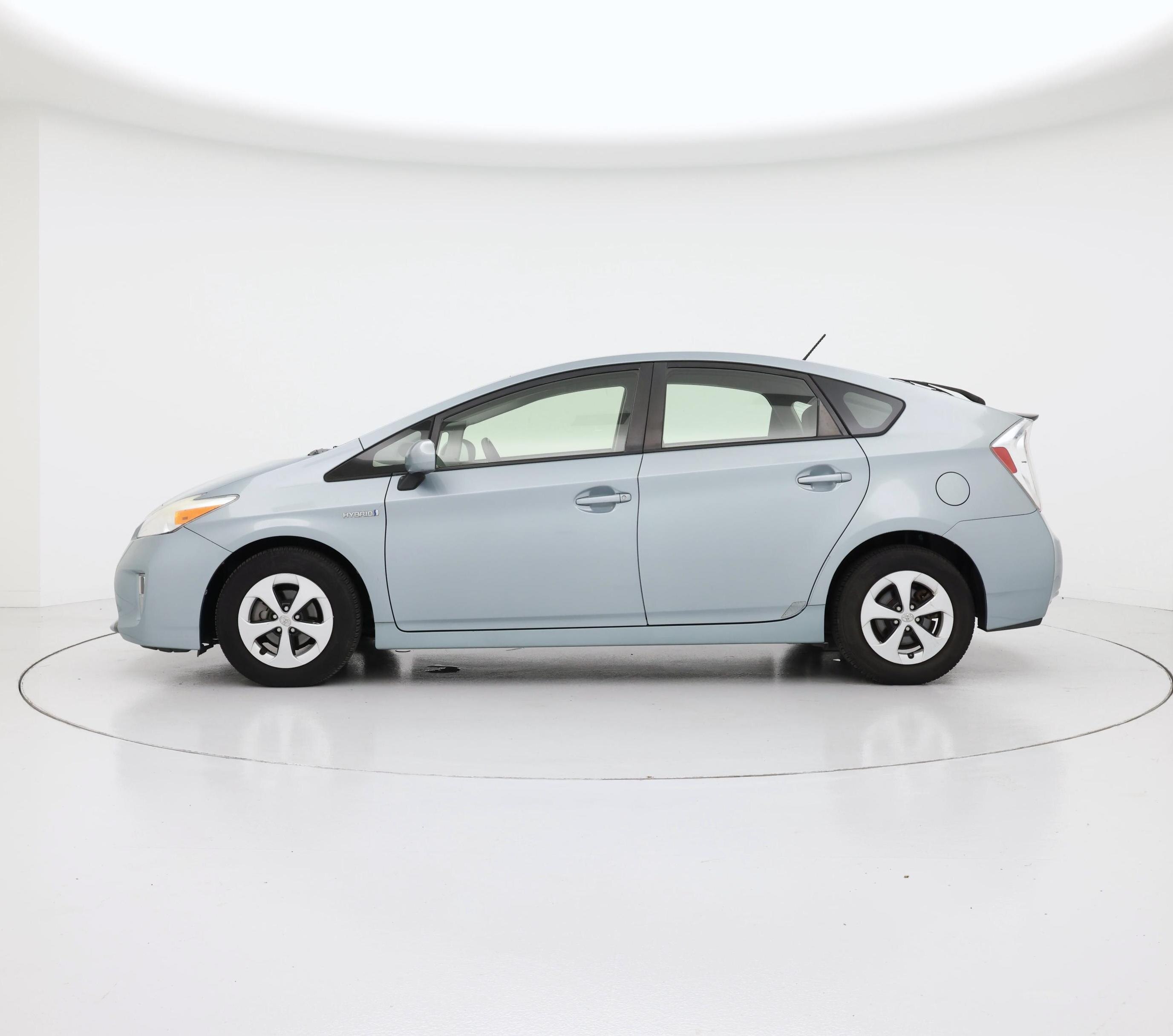 Thumbnail: 2014 Toyota Prius - 3