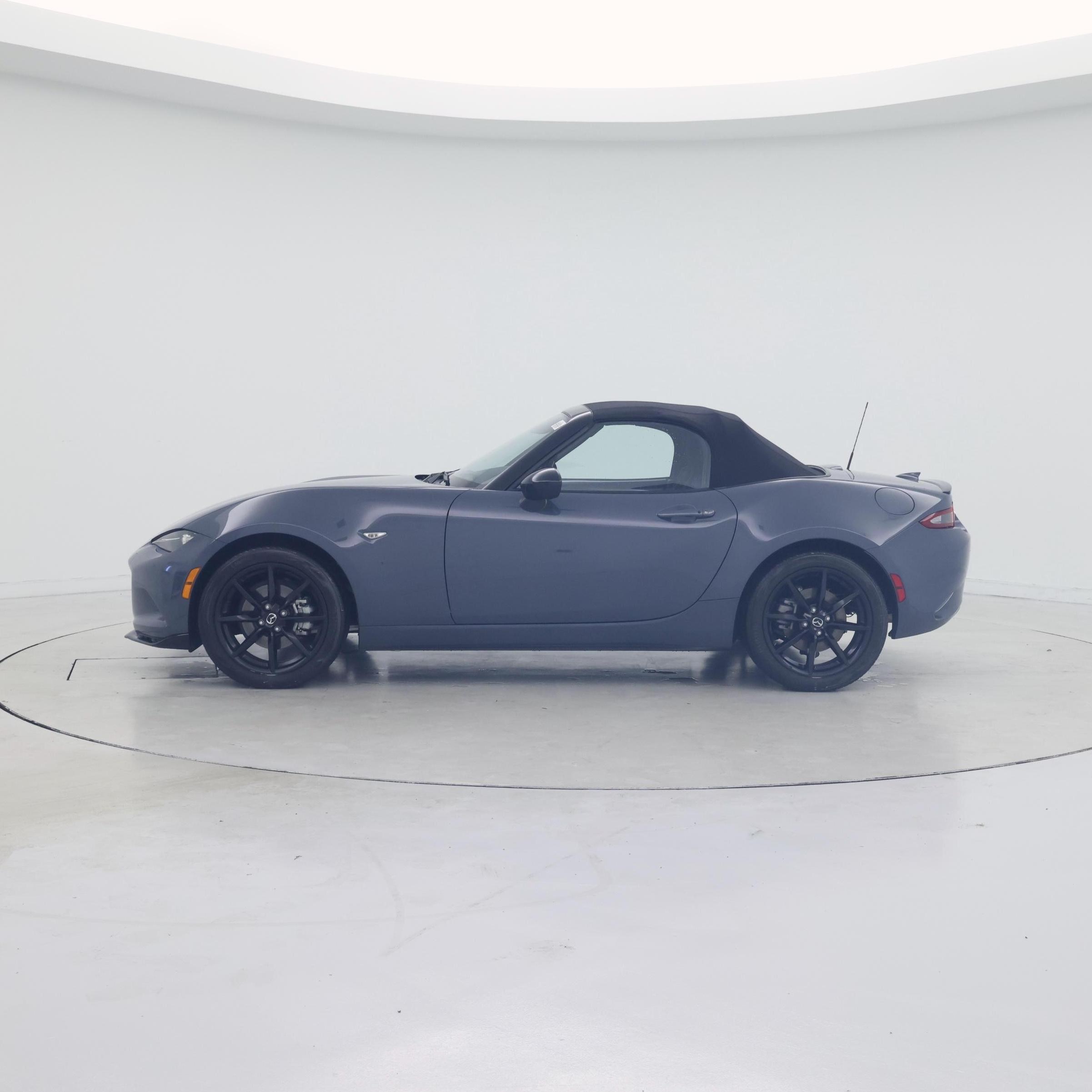 Thumbnail: 2021 Mazda MX-5 Miata - 3