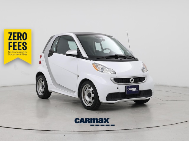 White 2015 smart fortwo Hatchback Rear-Wheel Drive Automatic