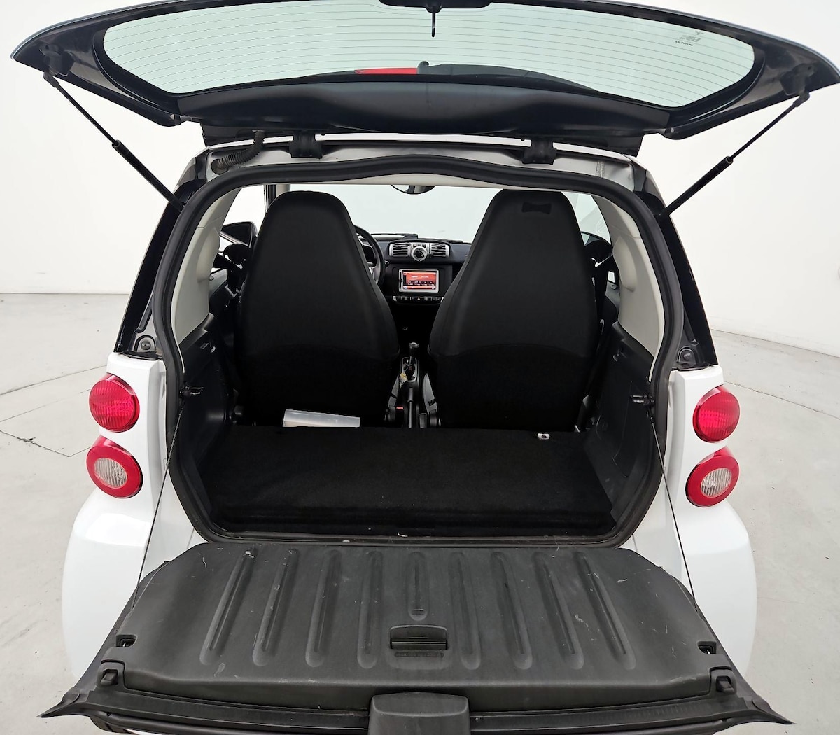 Trunk/Cargo (Seats Up)