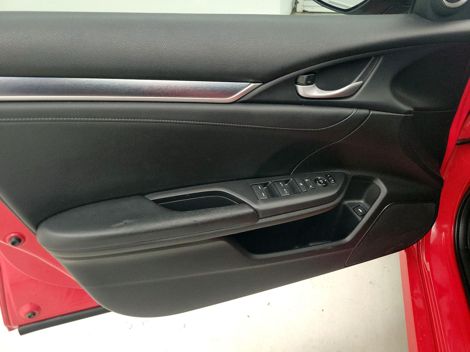 Thumbnail: 2016 Honda Civic - 12