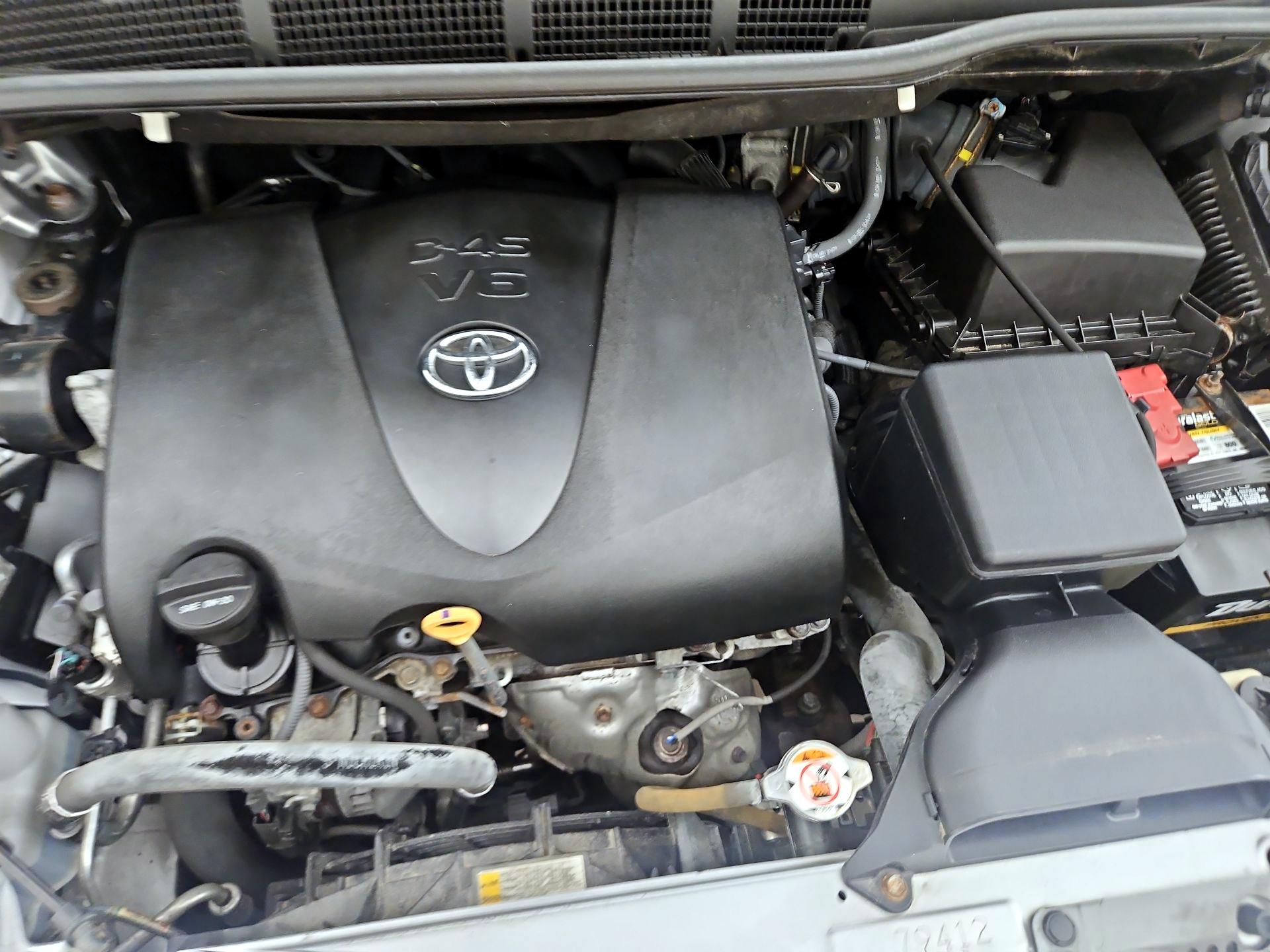Thumbnail: 2018 Toyota Sienna - 20