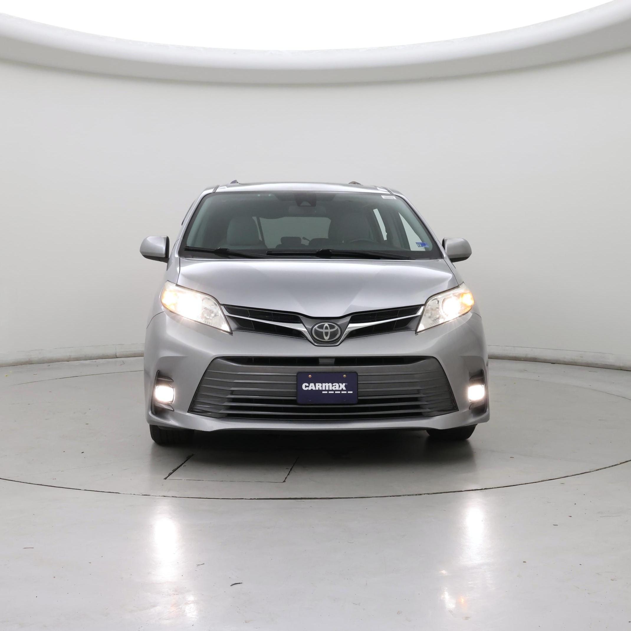 Thumbnail: 2018 Toyota Sienna - 5