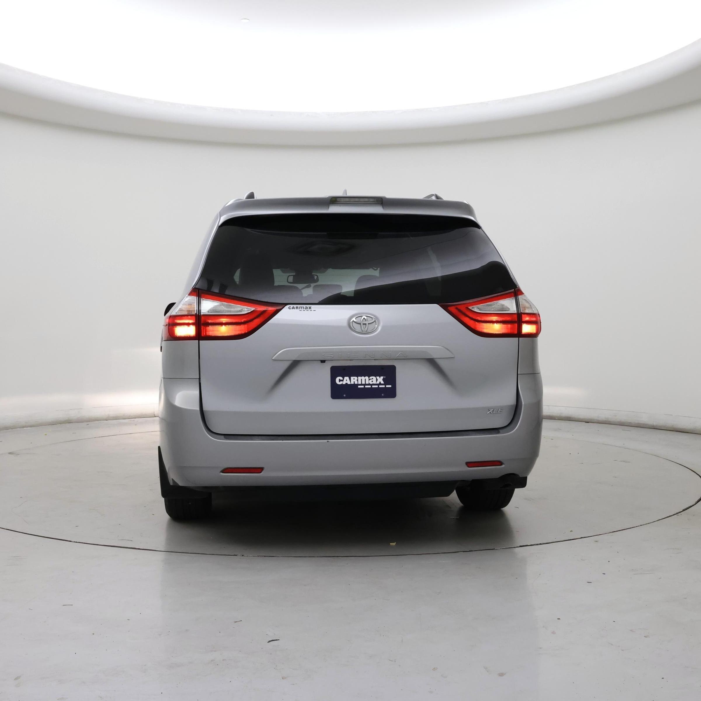 Thumbnail: 2018 Toyota Sienna - 6