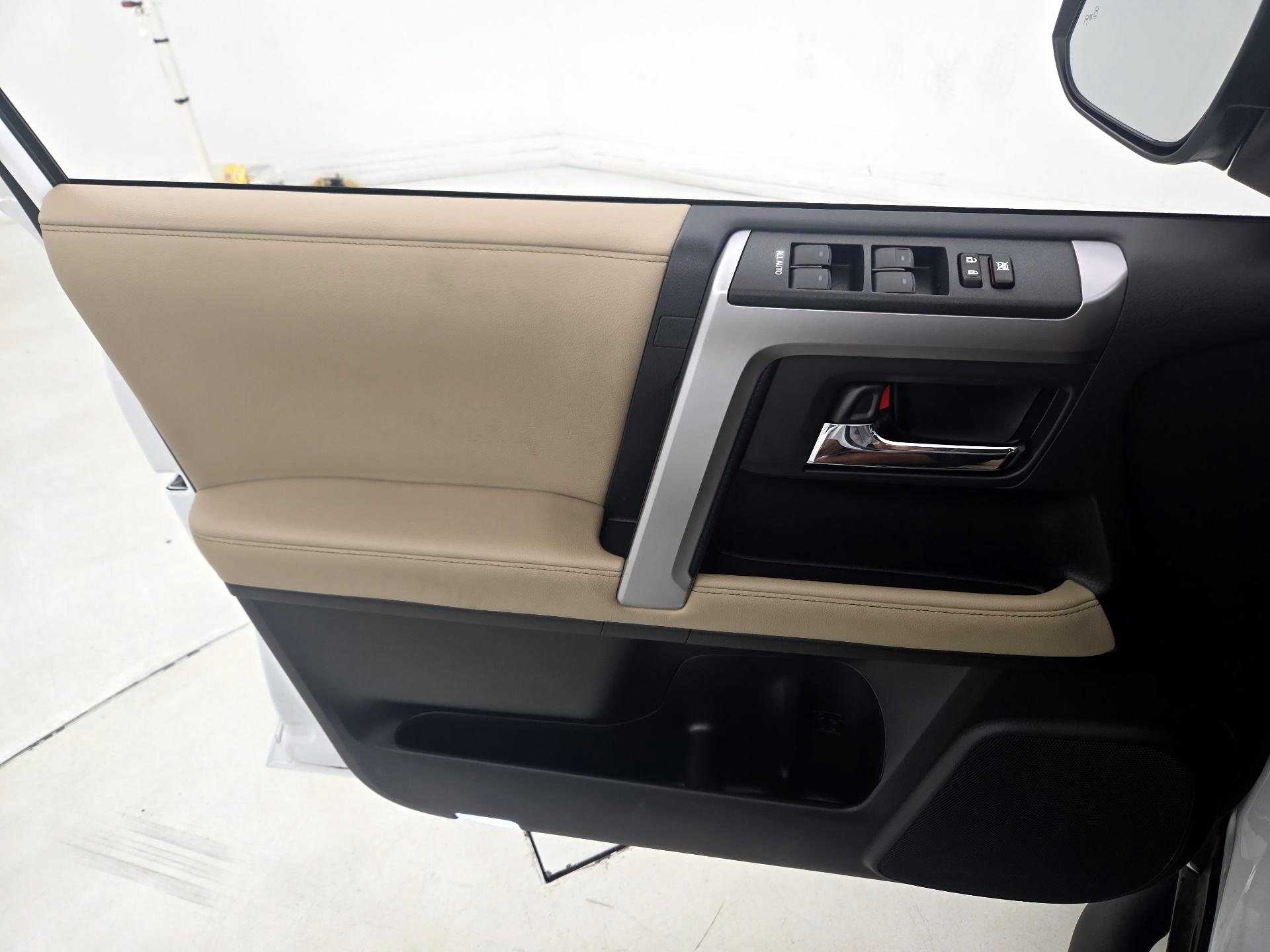 Thumbnail: 2024 Toyota 4Runner - 12
