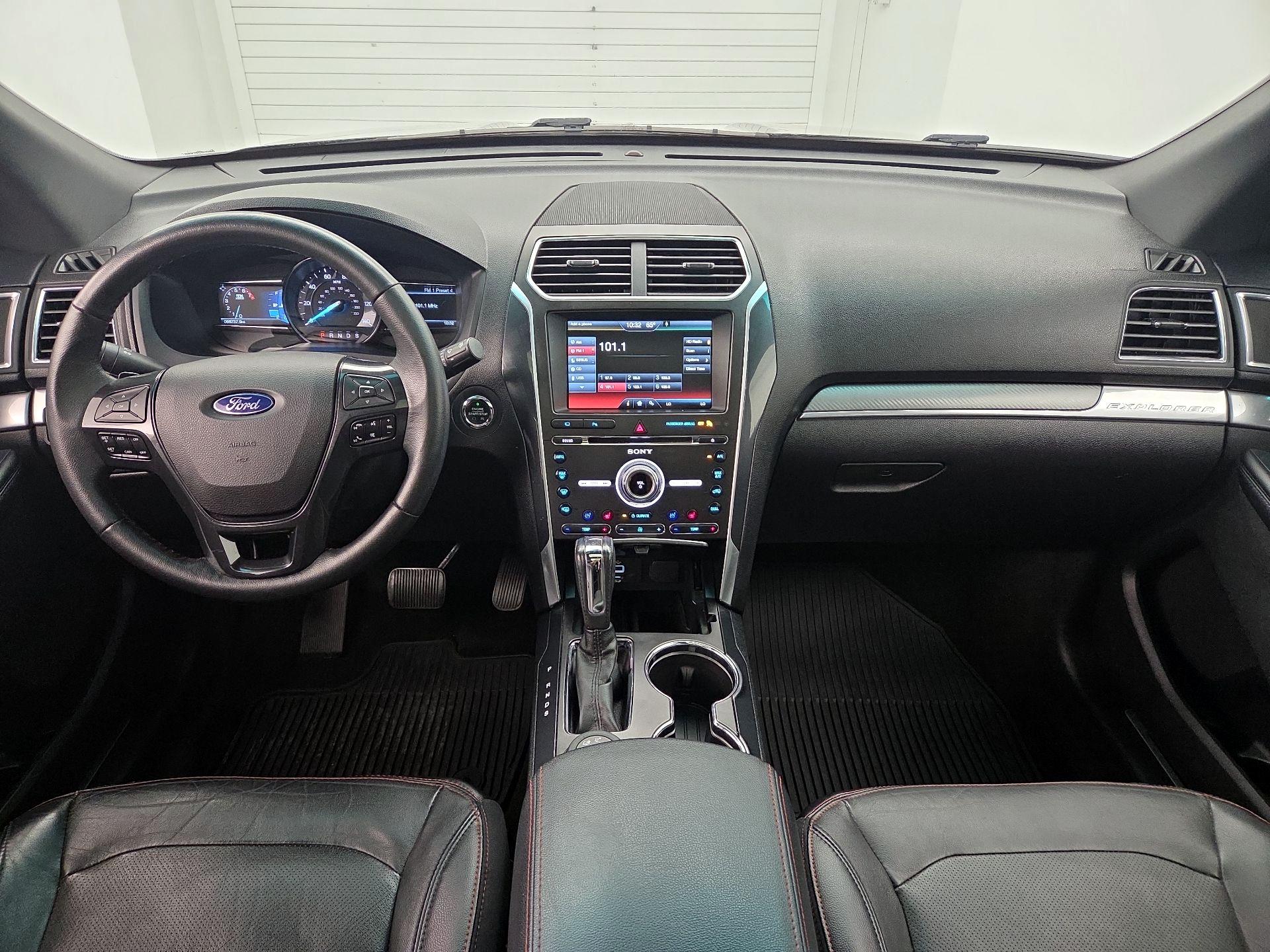 Thumbnail: 2016 Ford Explorer - 9