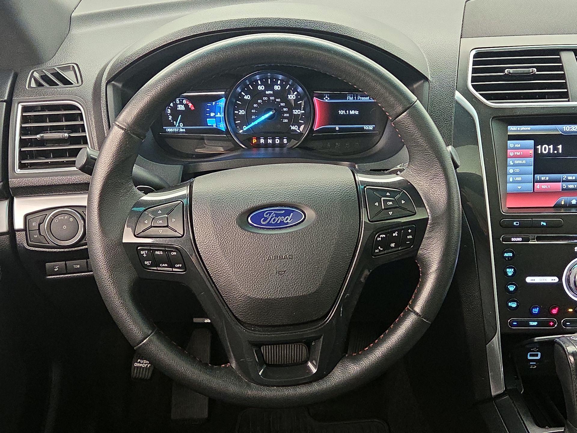 Thumbnail: 2016 Ford Explorer - 10