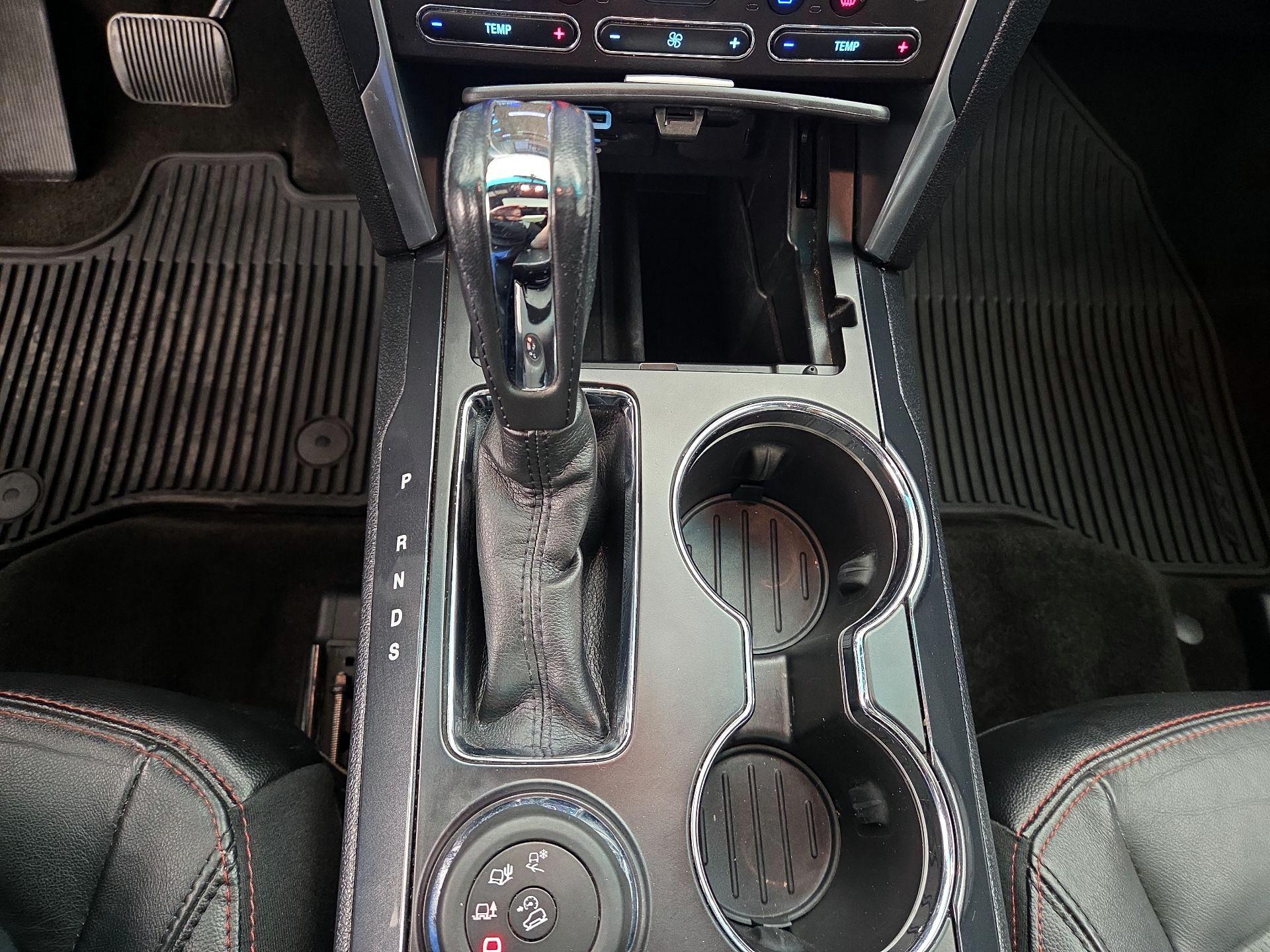 Thumbnail: 2016 Ford Explorer - 18
