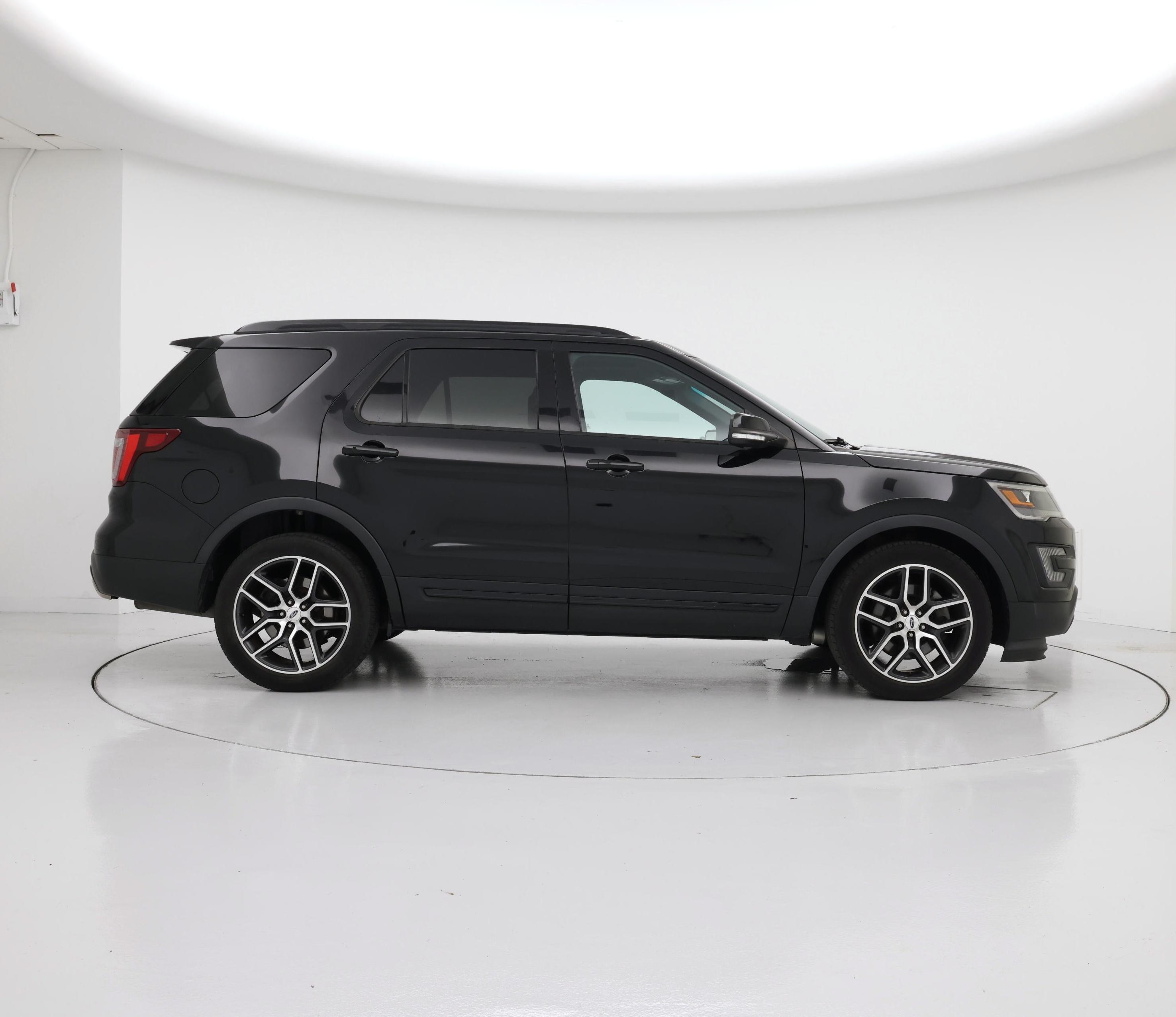 Thumbnail: 2016 Ford Explorer - 7