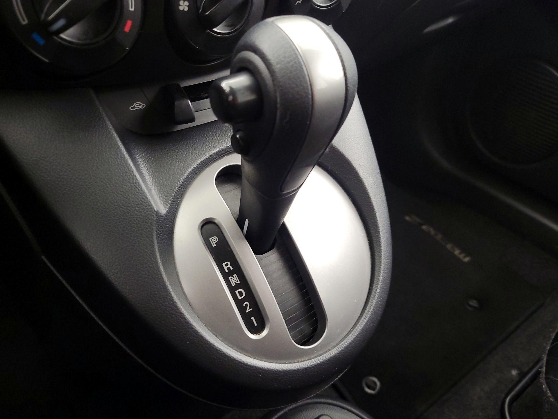 Thumbnail: 2014 Mazda Mazda2 - 16