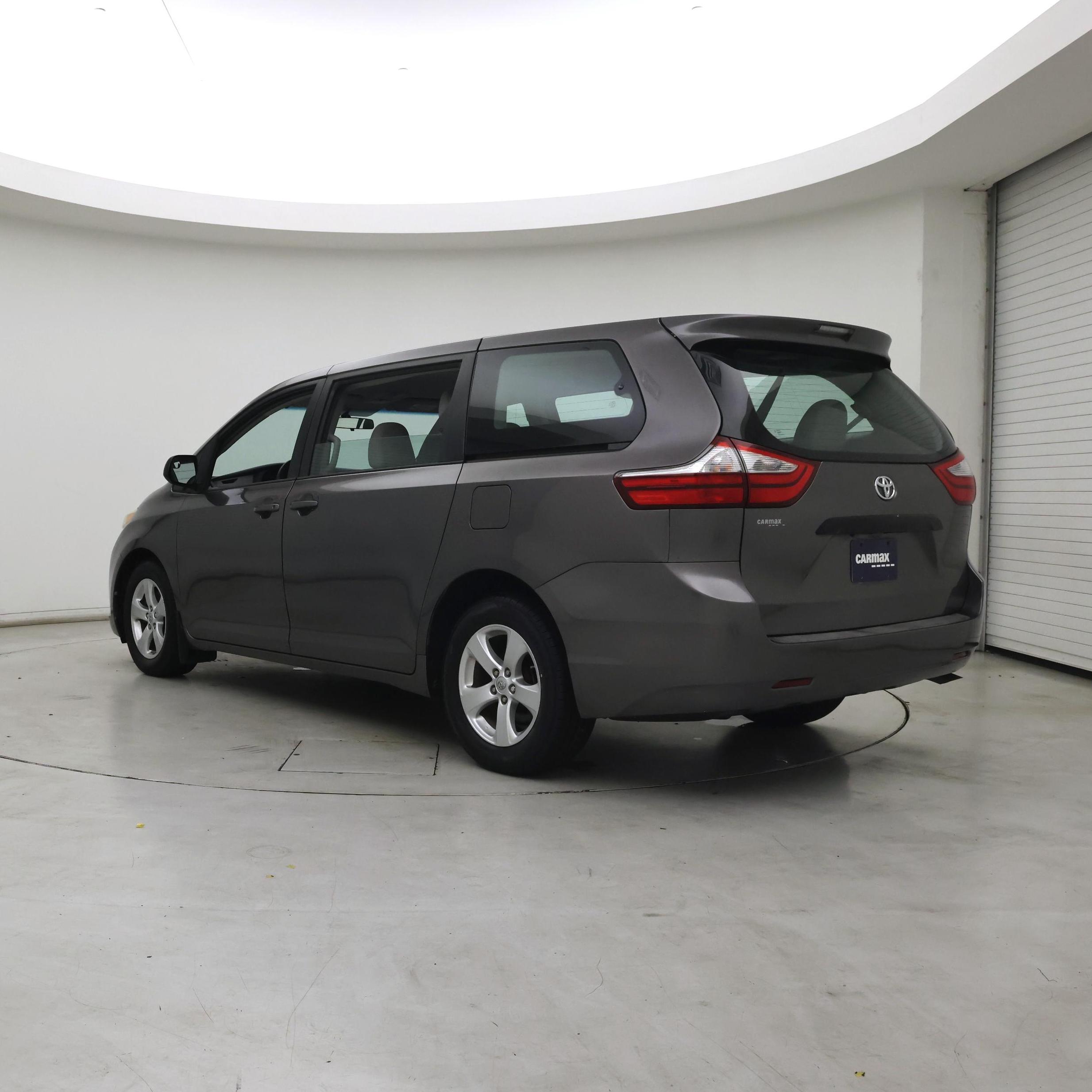 Thumbnail: 2015 Toyota Sienna - 2