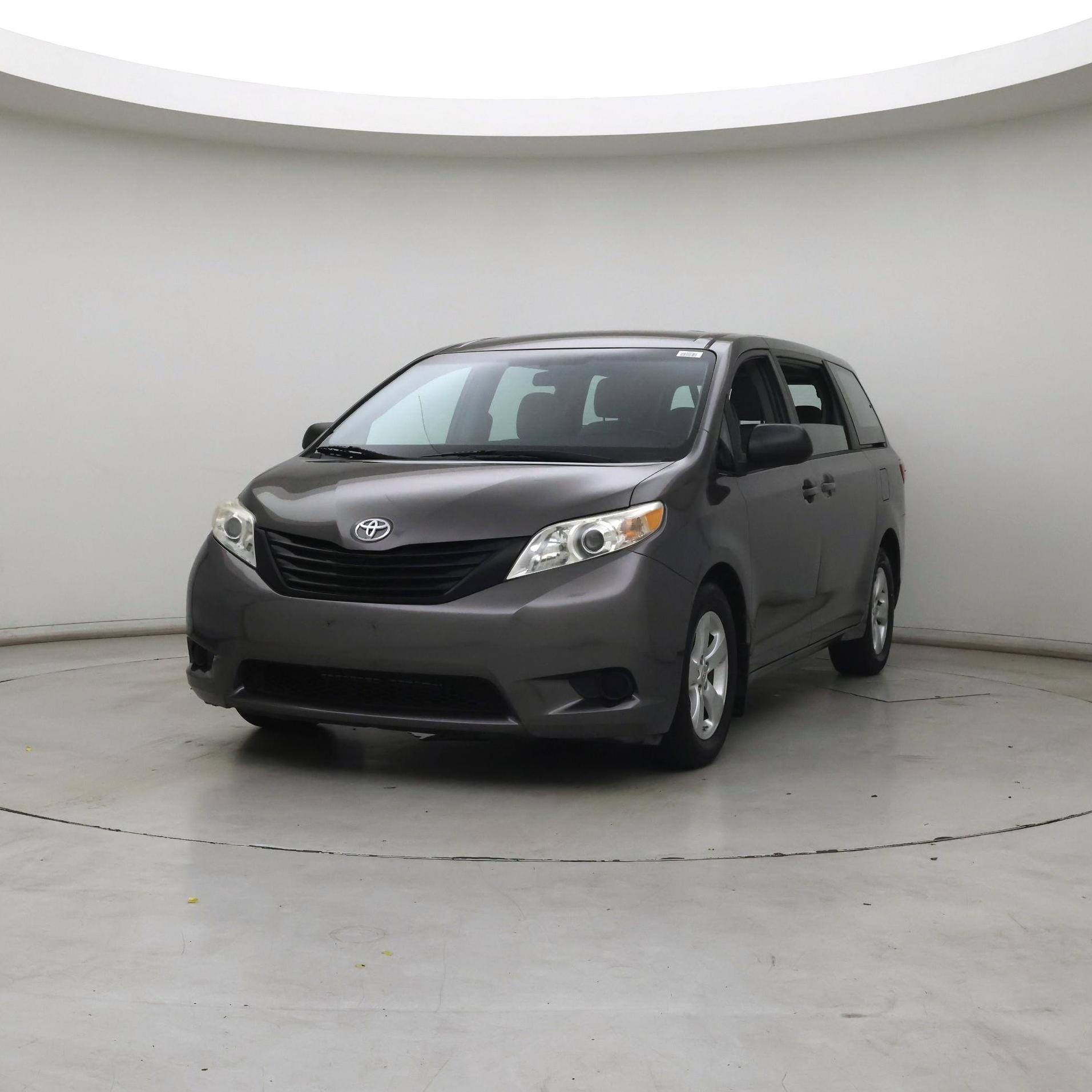 Thumbnail: 2015 Toyota Sienna - 4