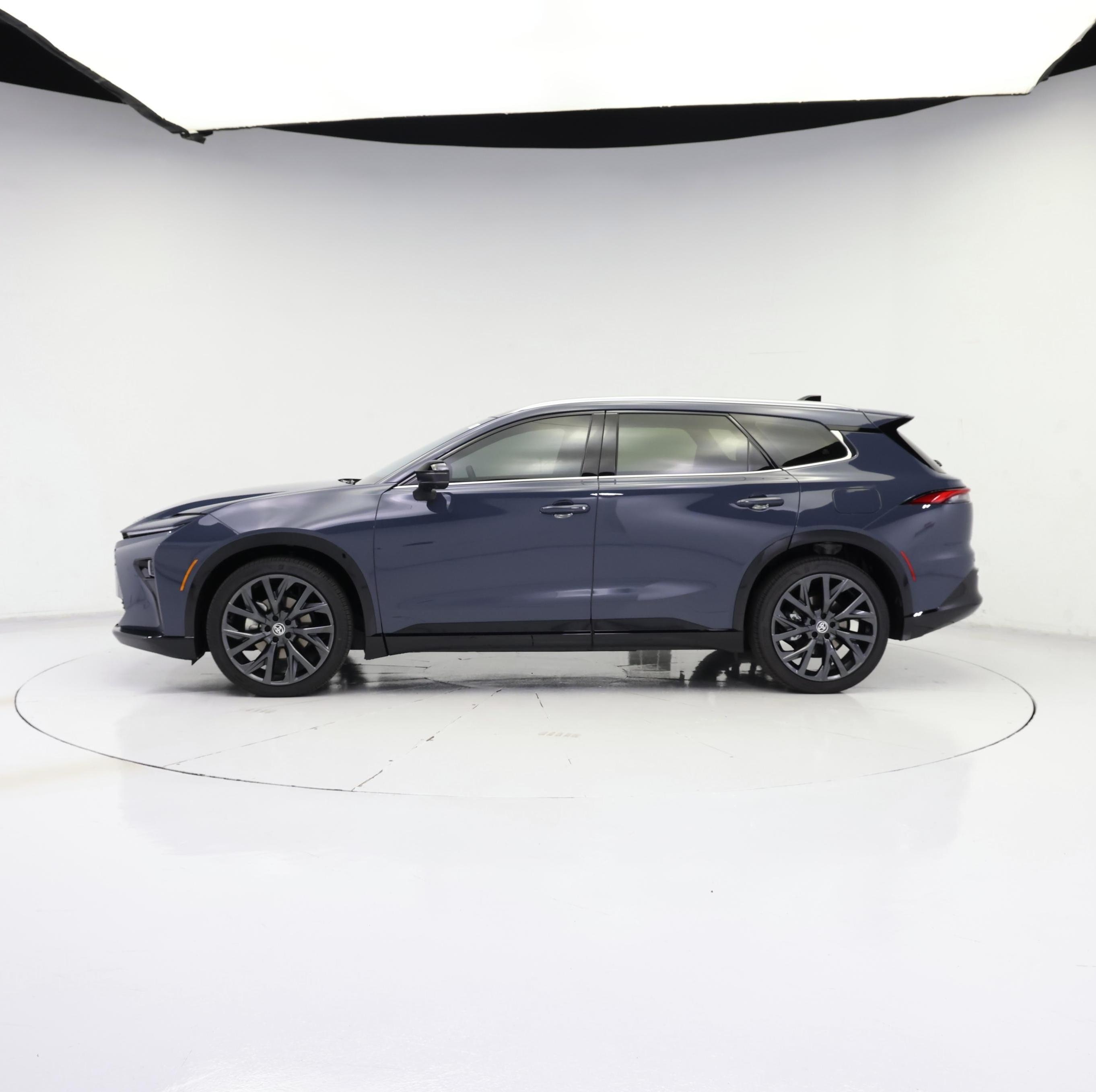 Thumbnail: 2026 Toyota Crown Signia - 3