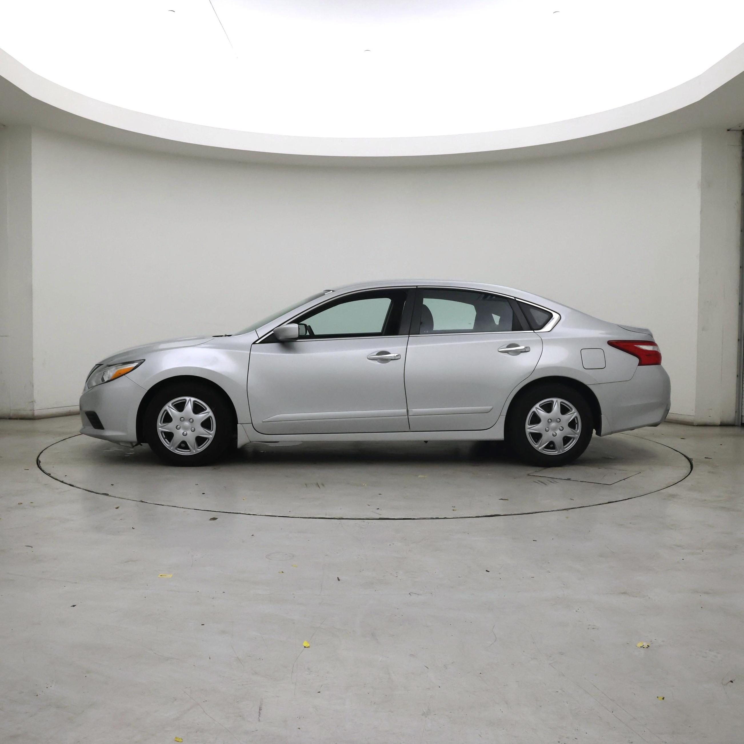 Thumbnail: 2016 Nissan Altima - 3