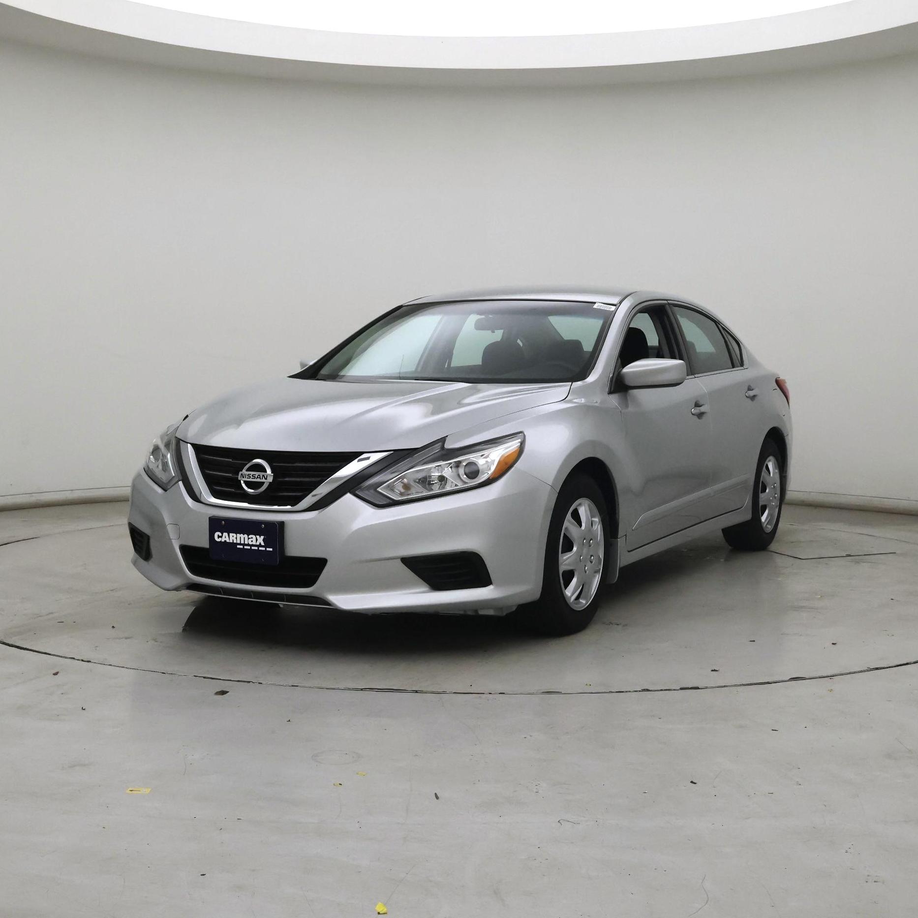 Thumbnail: 2016 Nissan Altima - 4