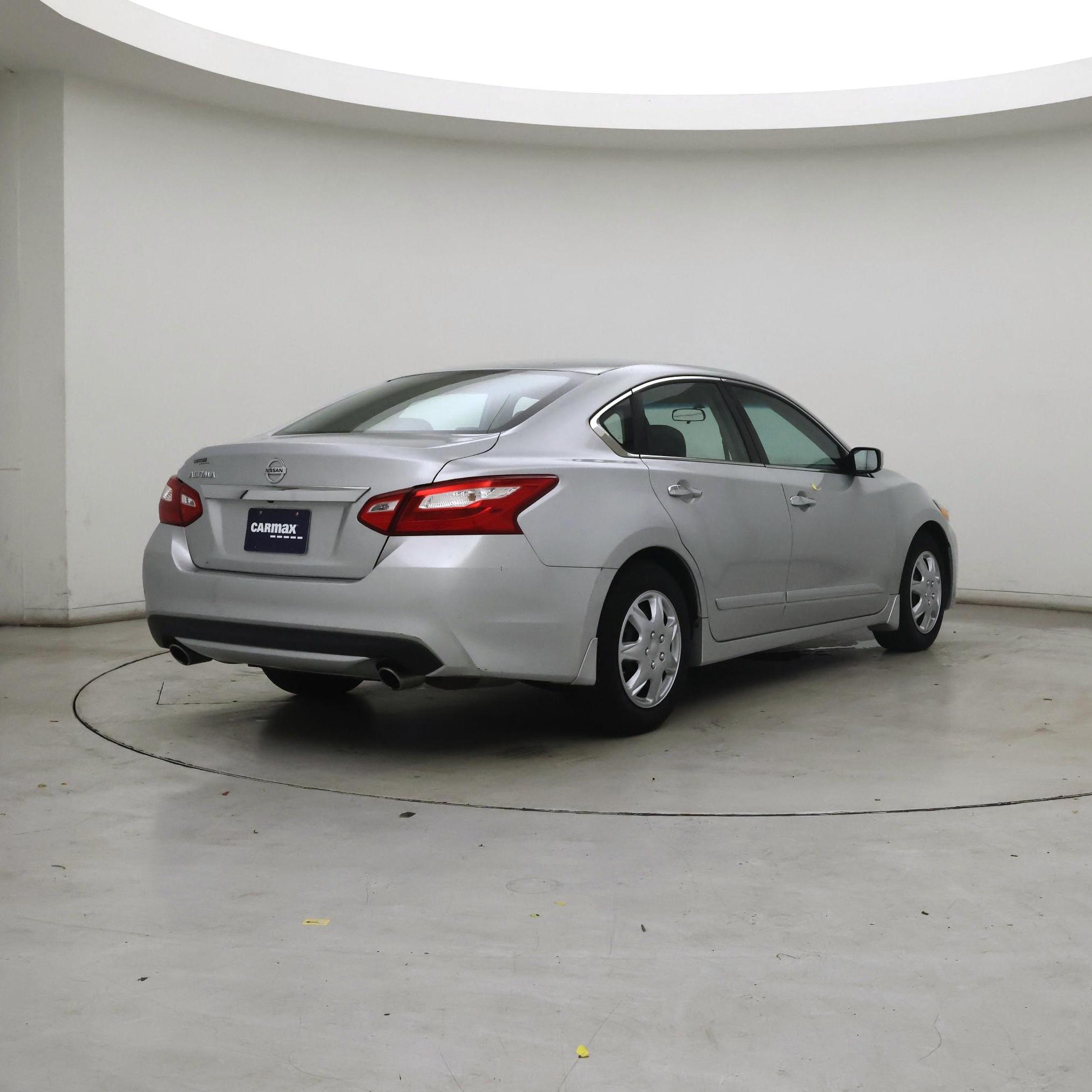 Thumbnail: 2016 Nissan Altima - 8