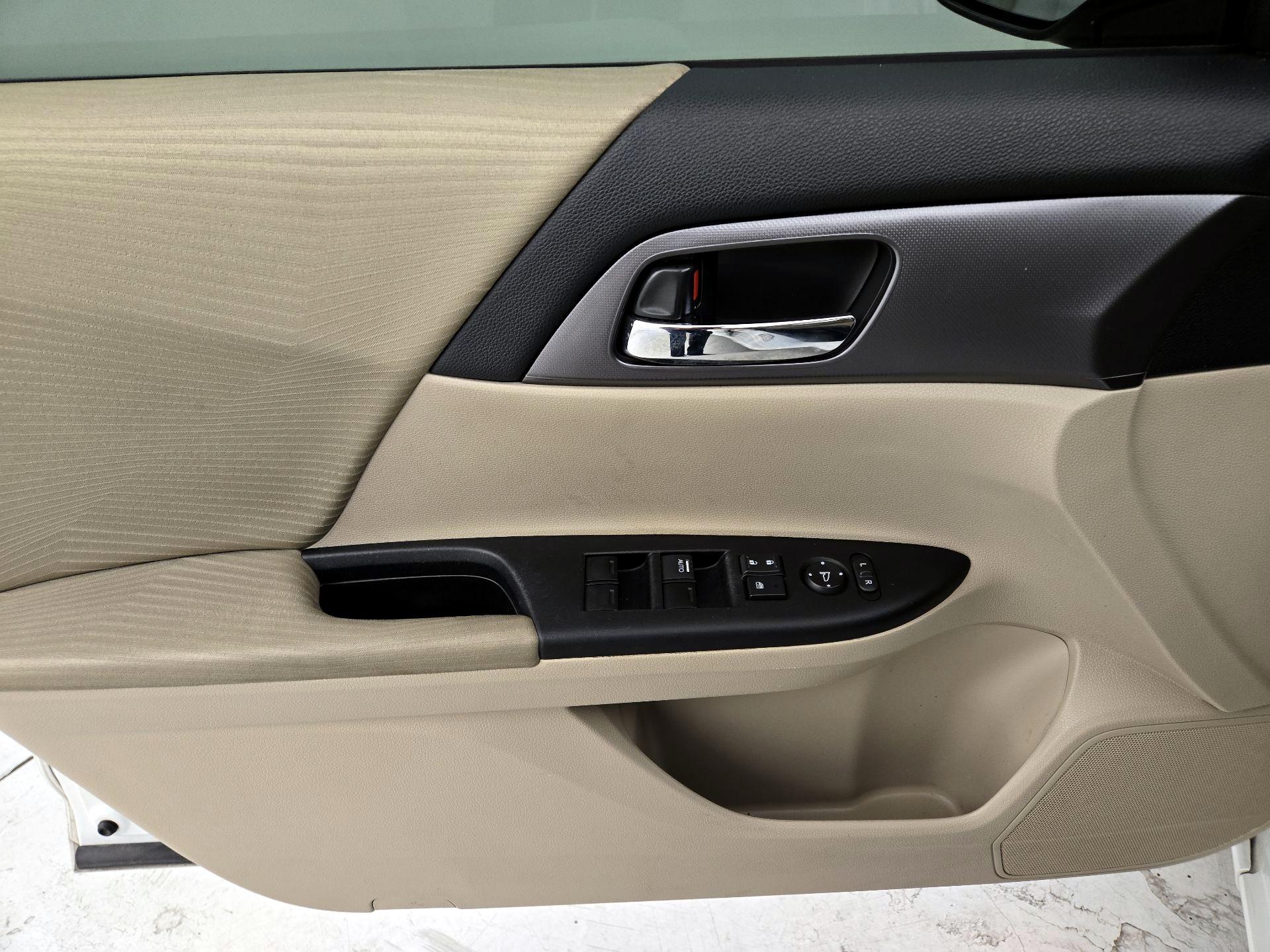 Thumbnail: 2015 Honda Accord - 12