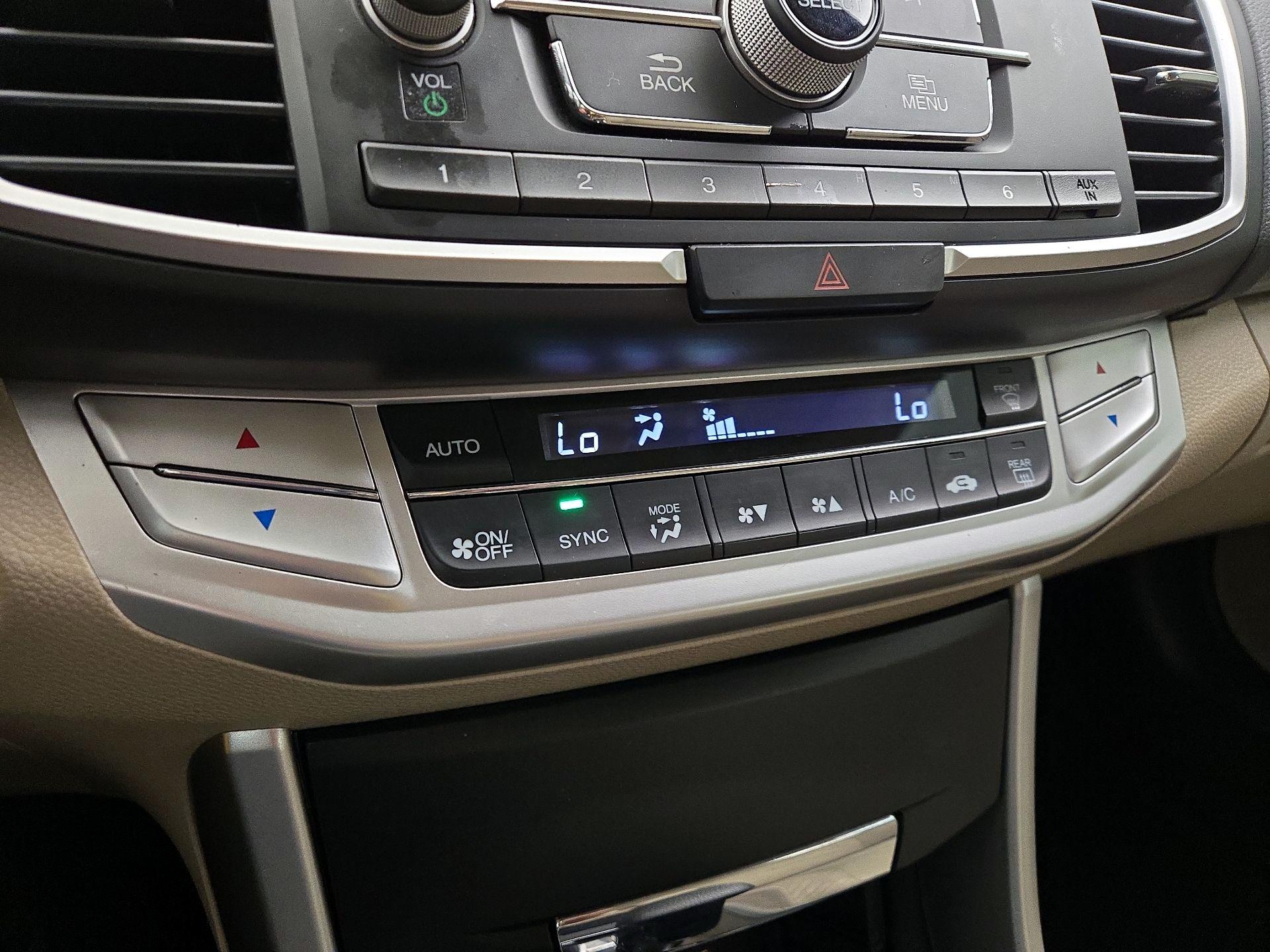 Thumbnail: 2015 Honda Accord - 16