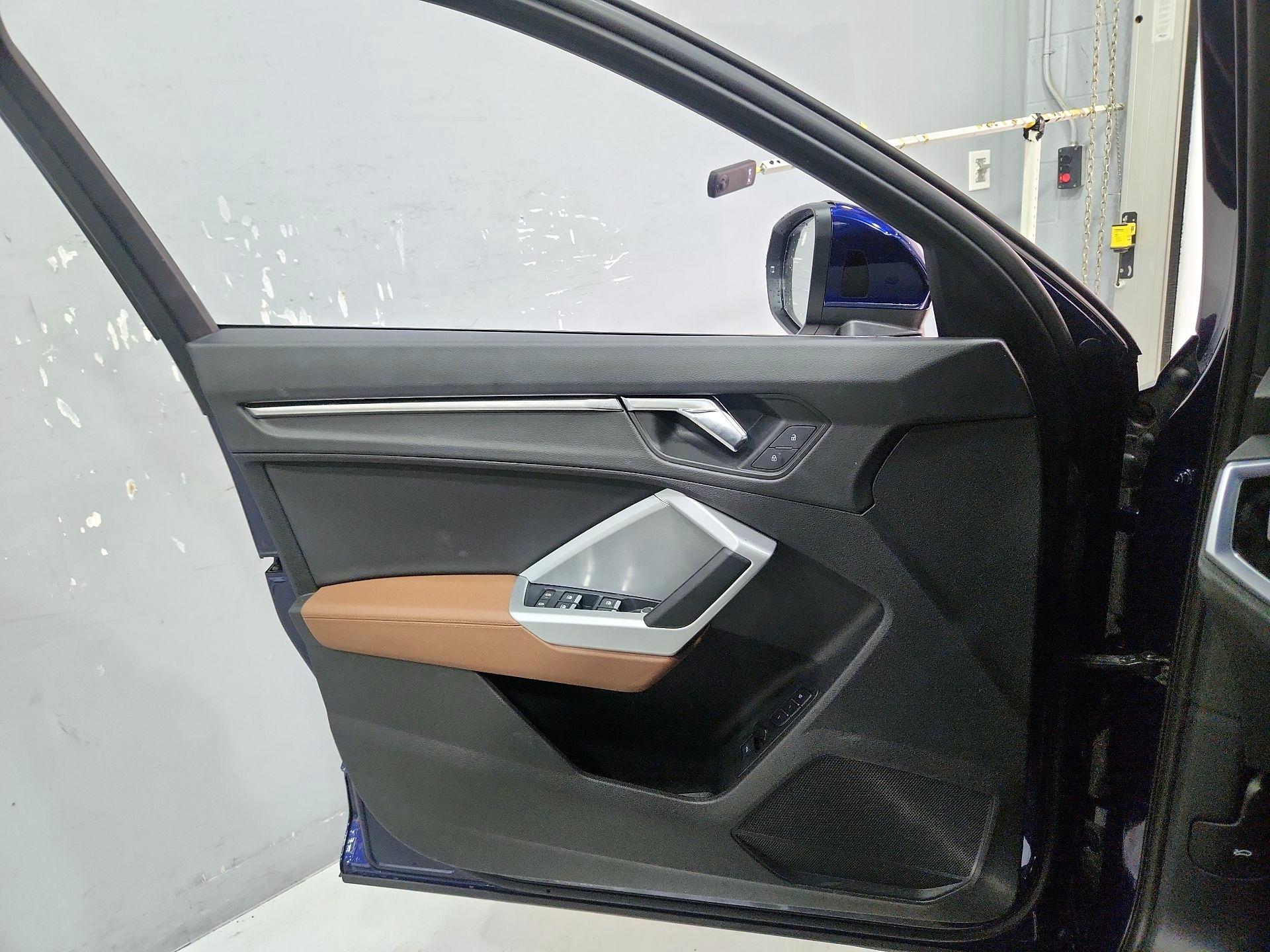 Thumbnail: 2022 Audi Q3 - 12