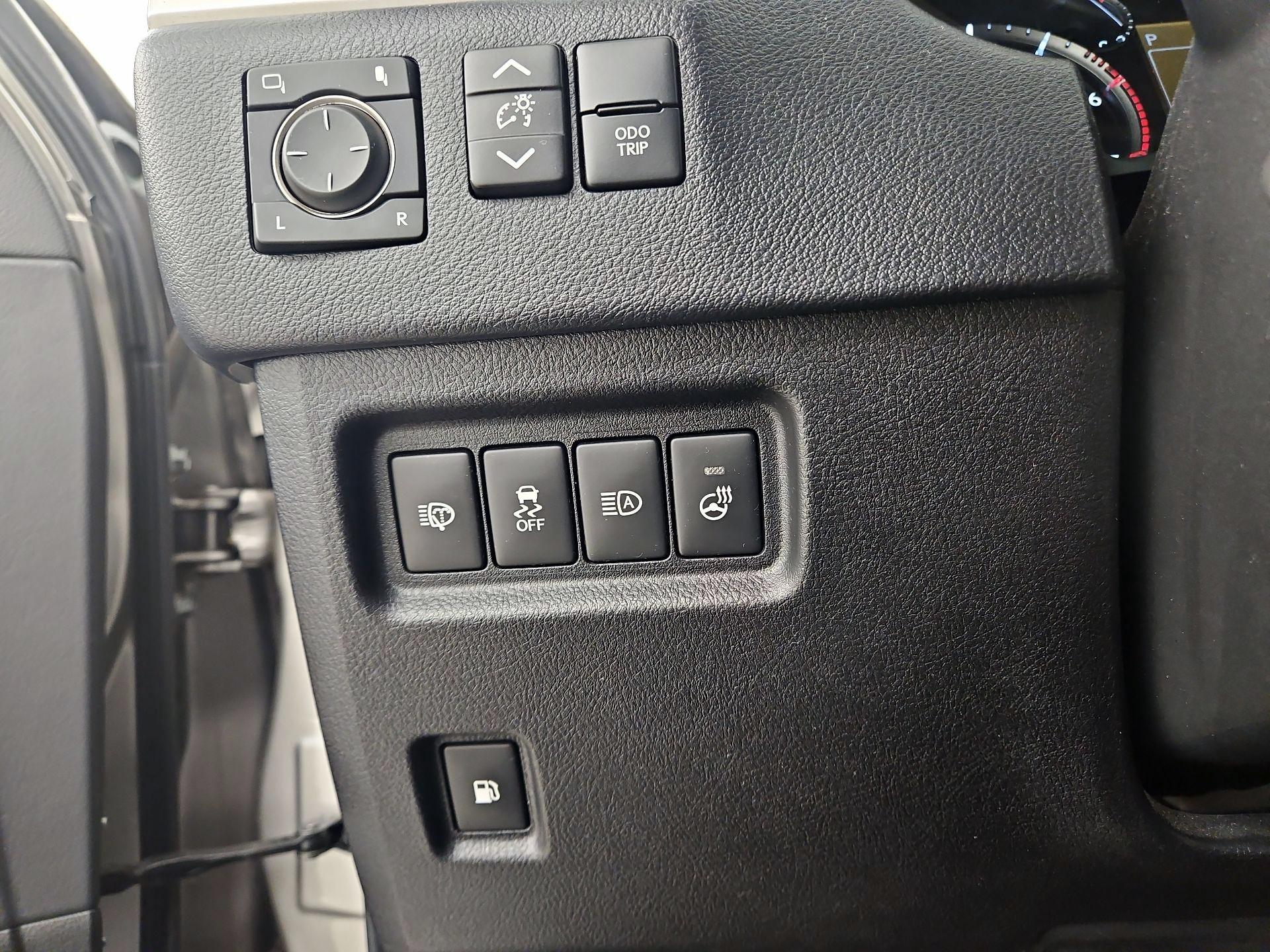 Thumbnail: 2021 Lexus GX - 13