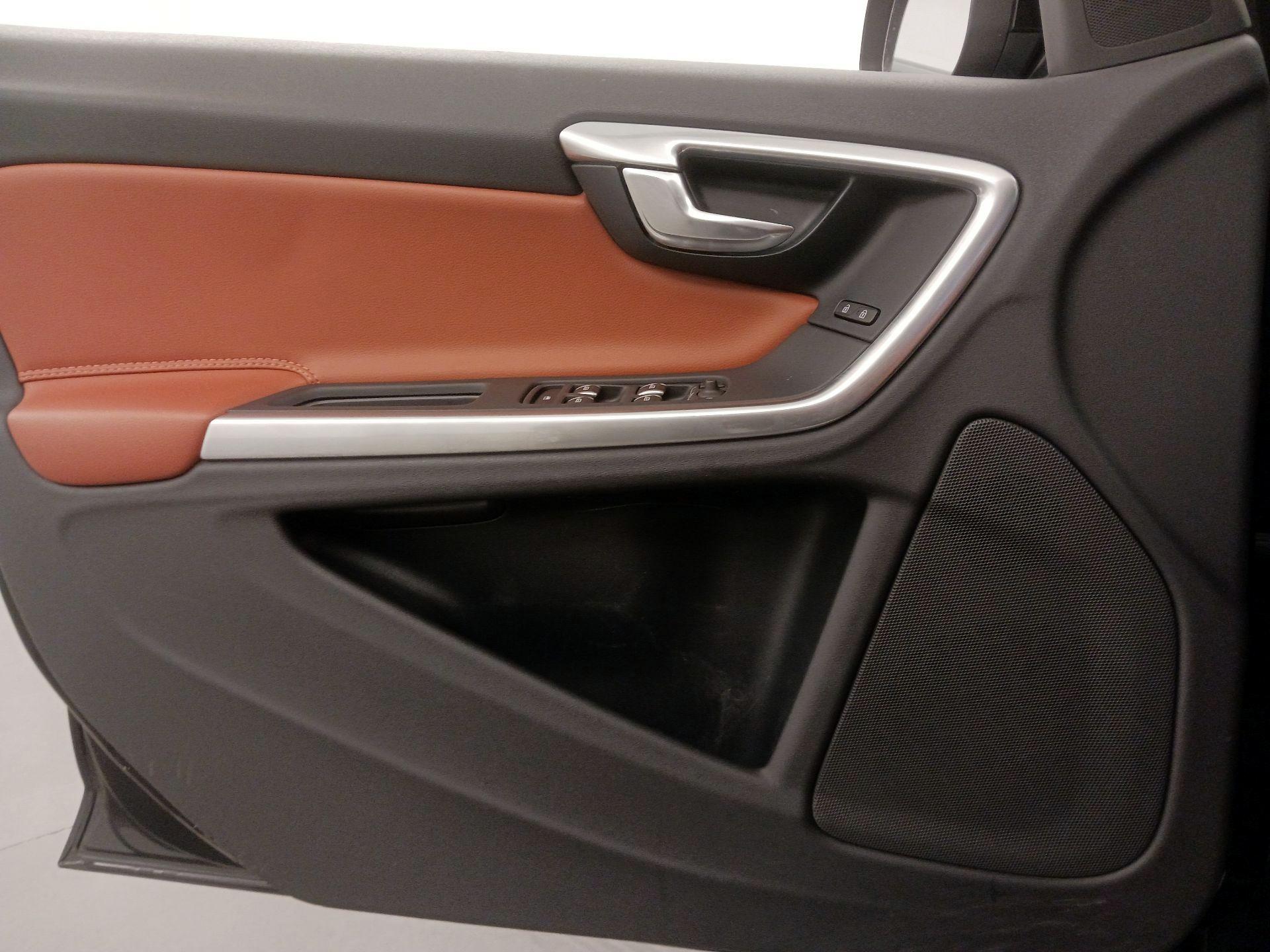 Thumbnail: 2018 Volvo S60 - 12