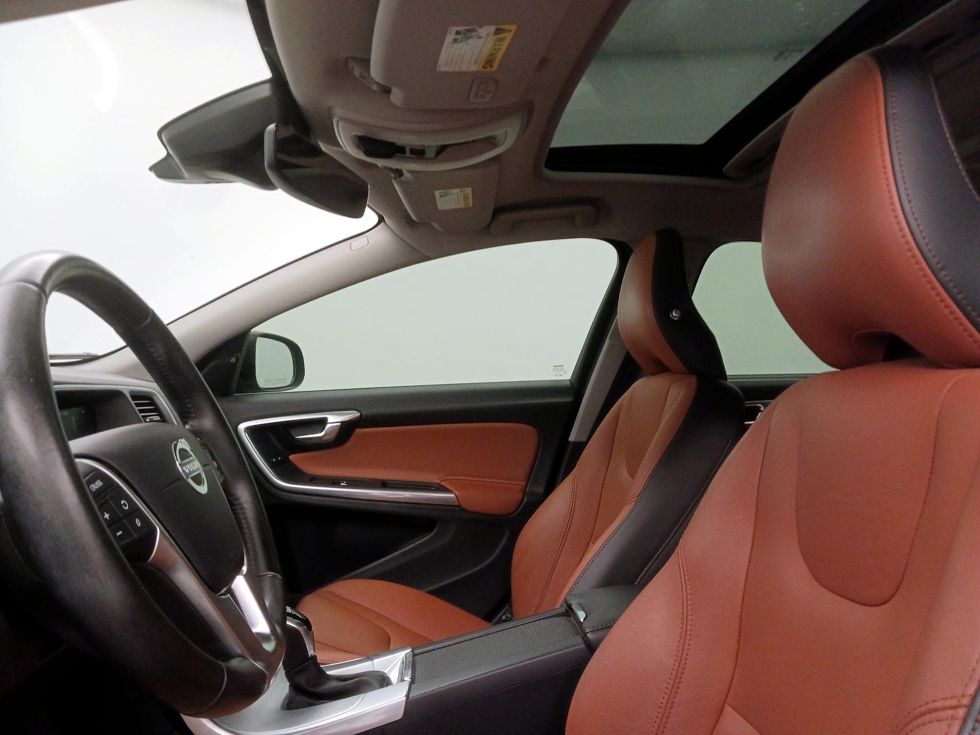 Thumbnail: 2018 Volvo S60 - 20