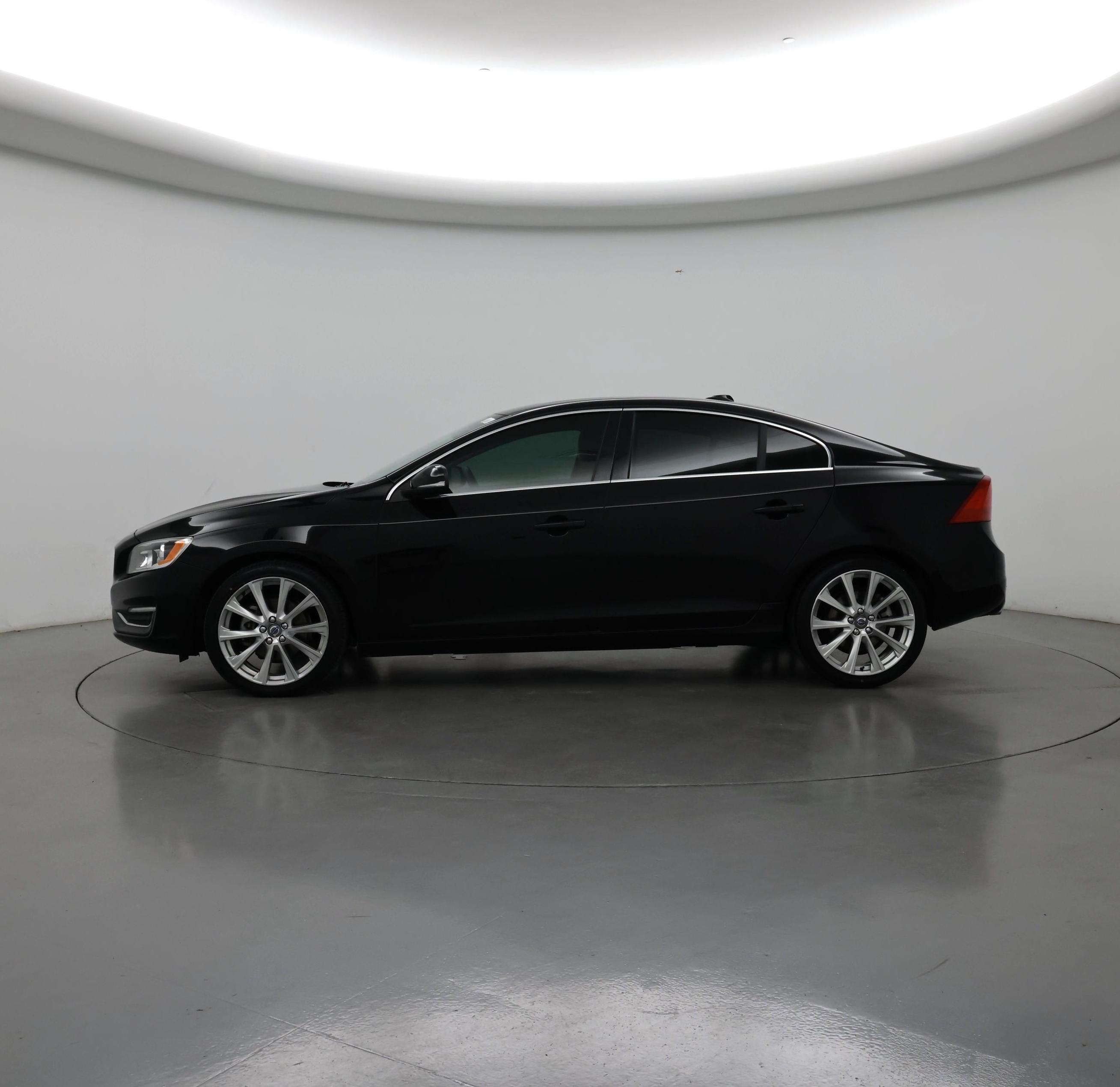 Thumbnail: 2018 Volvo S60 - 3