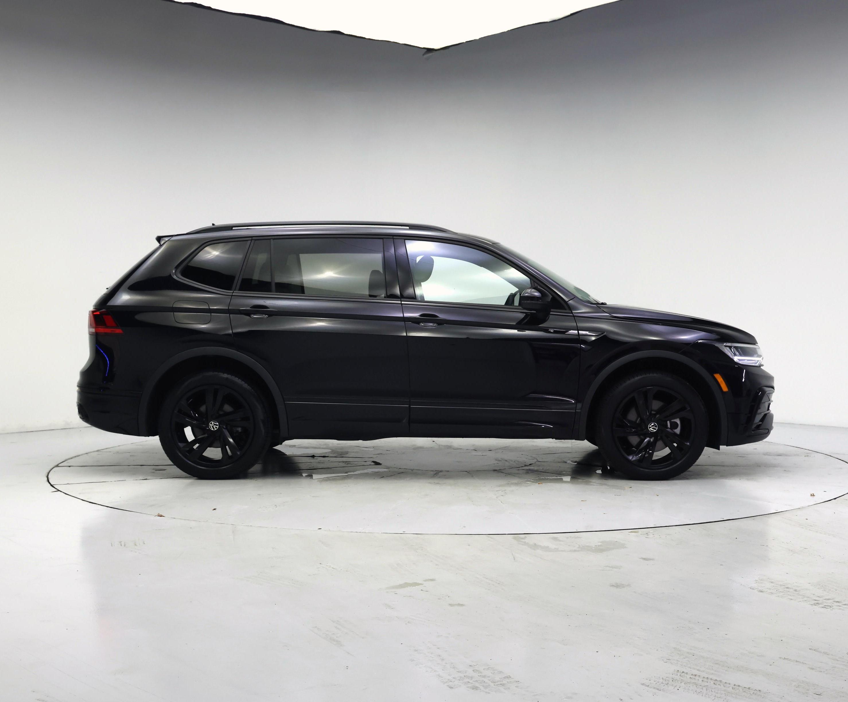 Thumbnail: 2024 Volkswagen Tiguan - 7