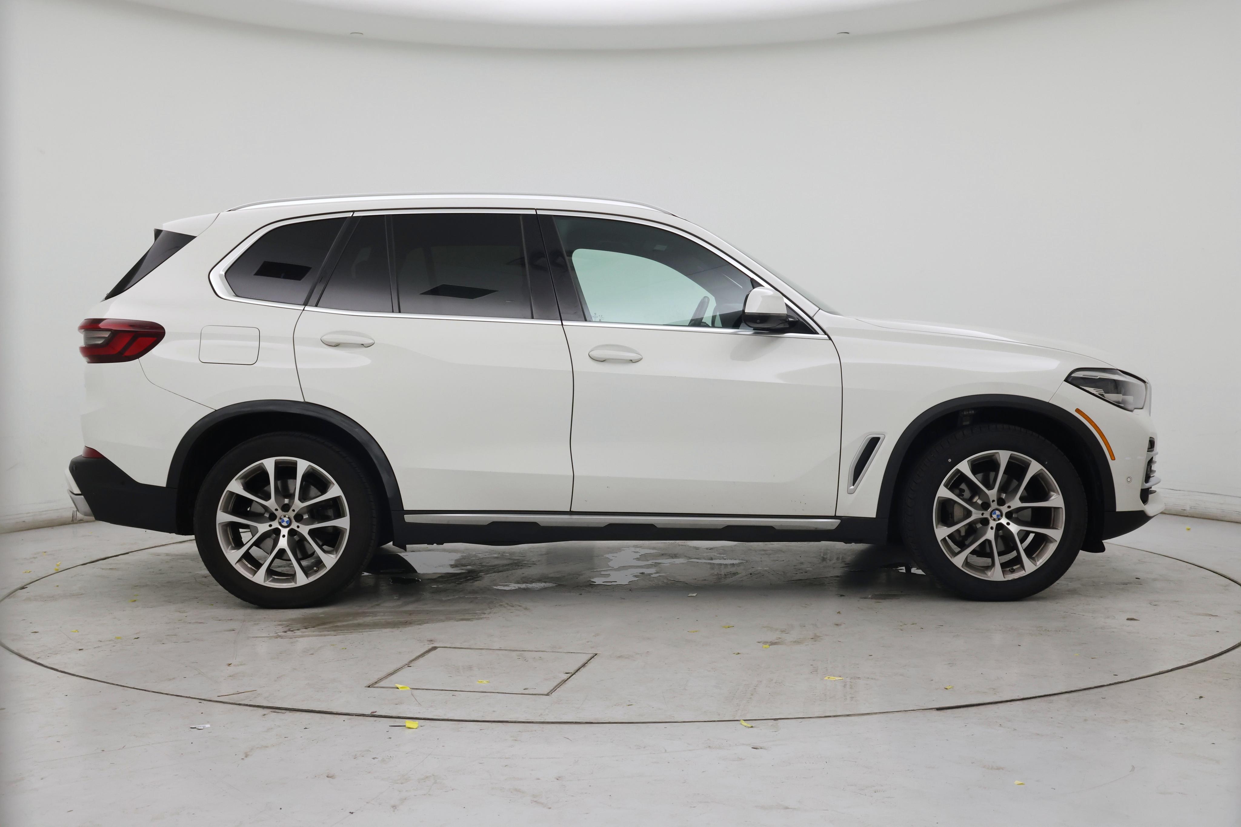 Thumbnail: 2022 BMW X5 - 7